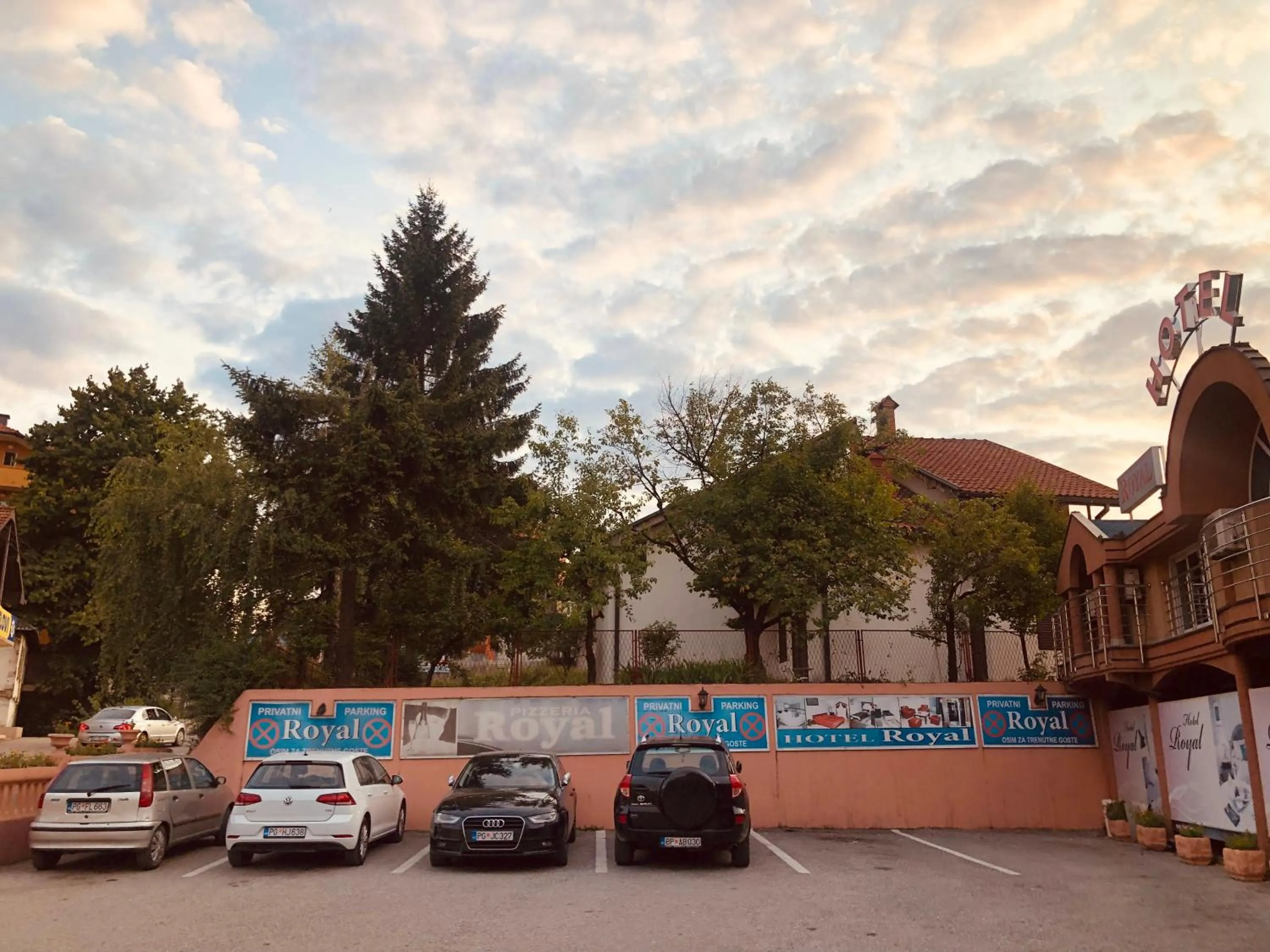 Parking in Hotel Royal