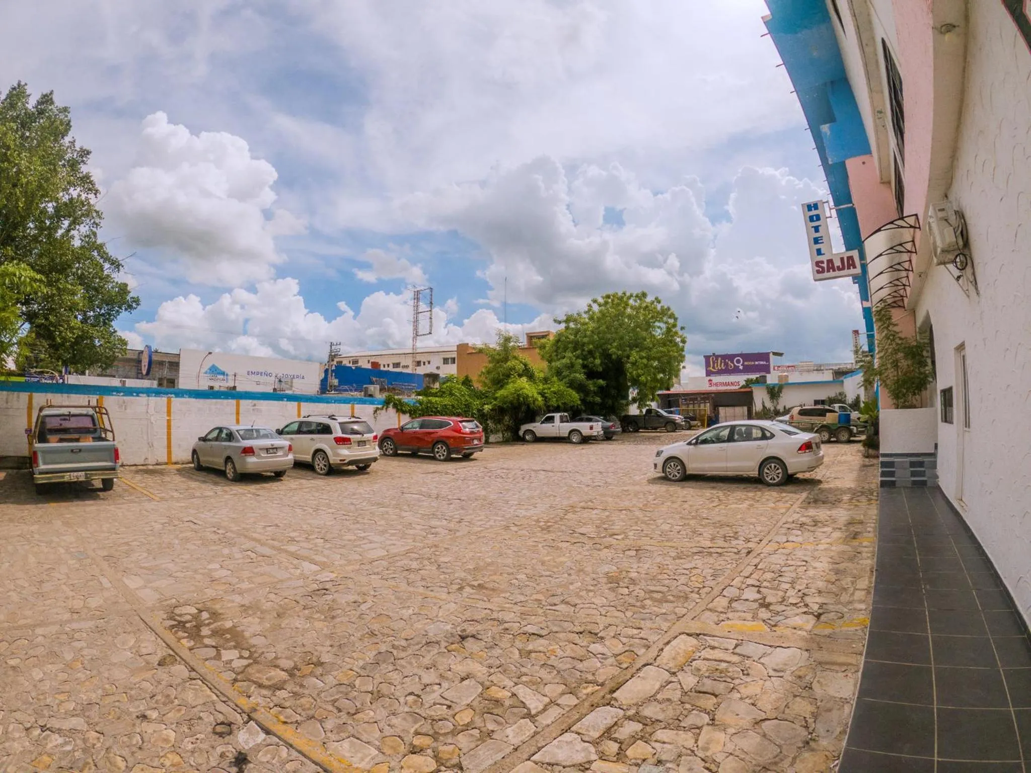 Parking in Hotel Saja