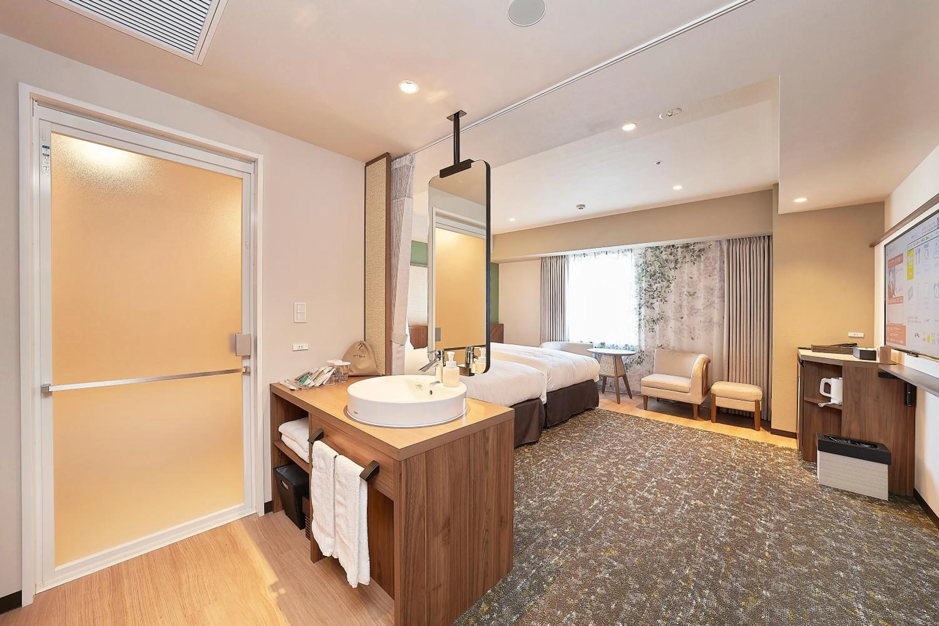 Photo of the whole room, Bed in Keisei Richmond Hotel Tokyo Kinshicho