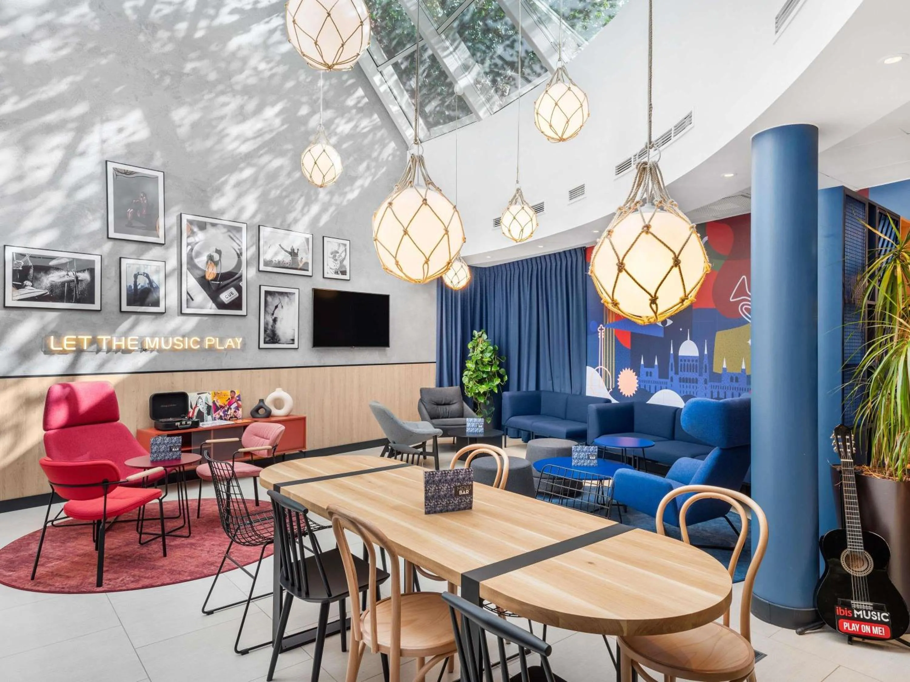 Lounge or bar in Ibis Budapest Centrum