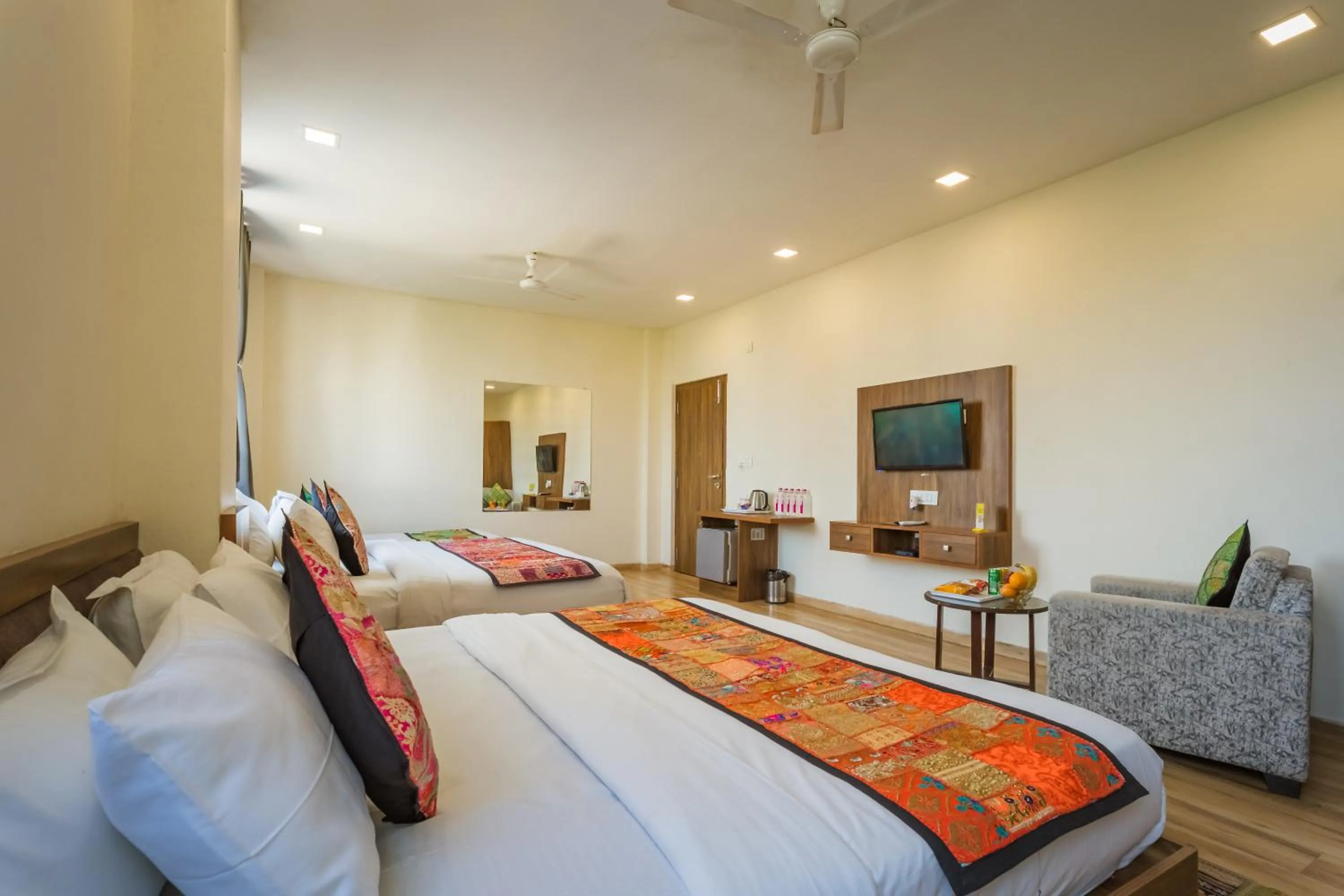 TV and multimedia, Bed in Tripli Hotels Le Shelton