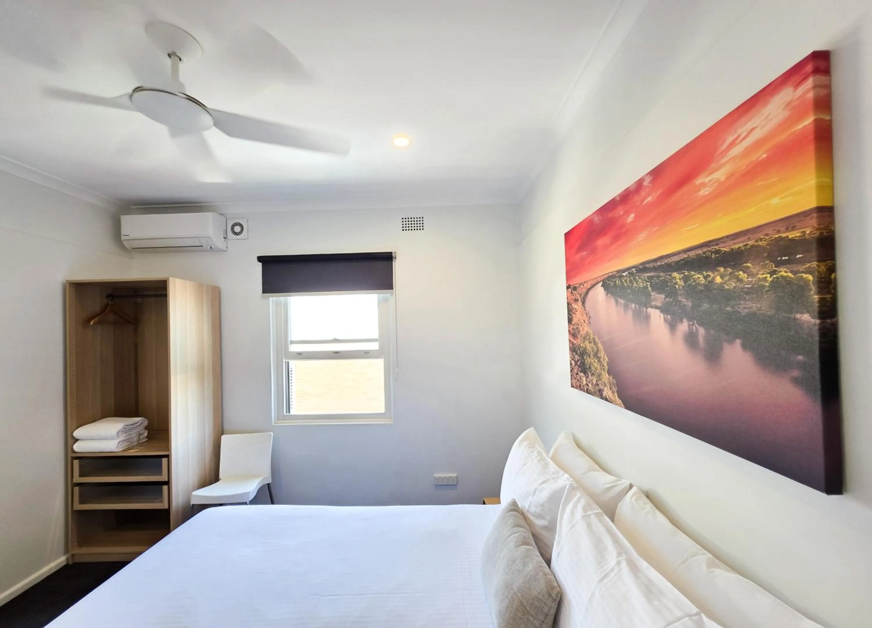 Bed in Plantation Hotel Coffs Harbour