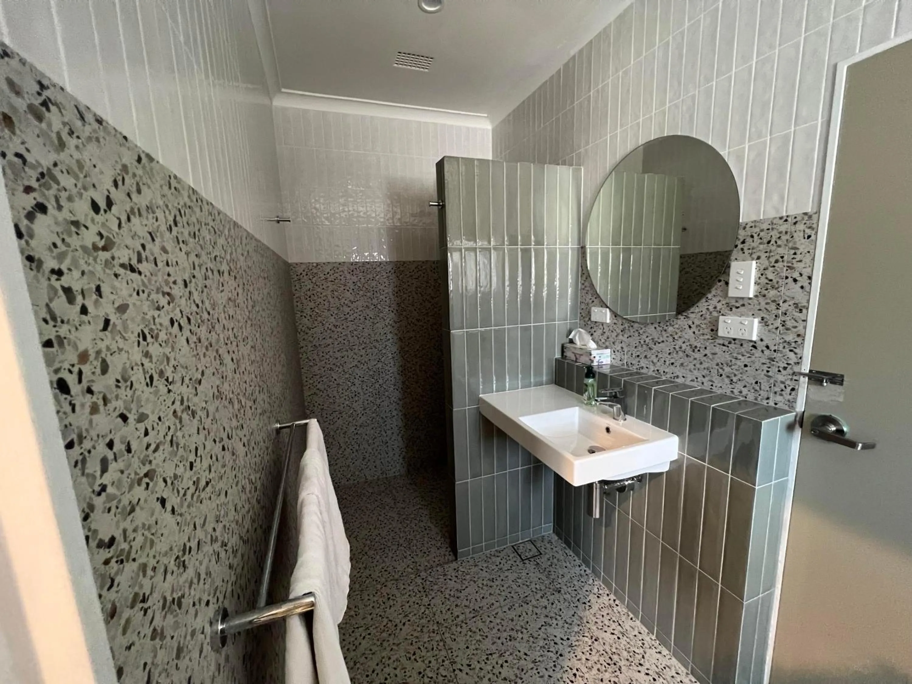 Shower in Plantation Hotel Coffs Harbour