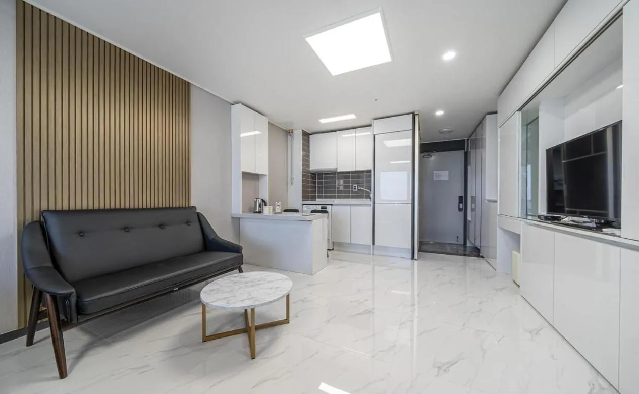 Songjeong Blue Castle Hotel