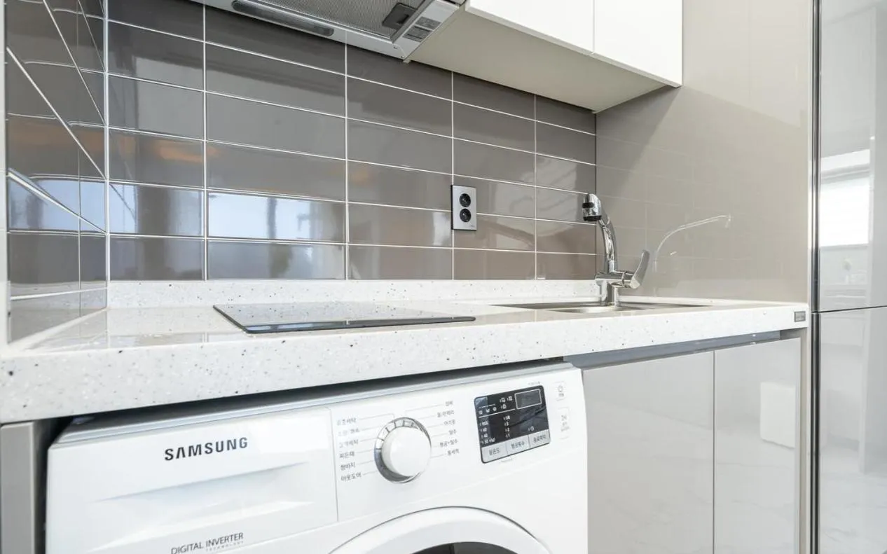 Songjeong Blue Castle Hotel