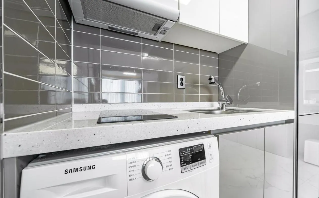 Songjeong Blue Castle Hotel