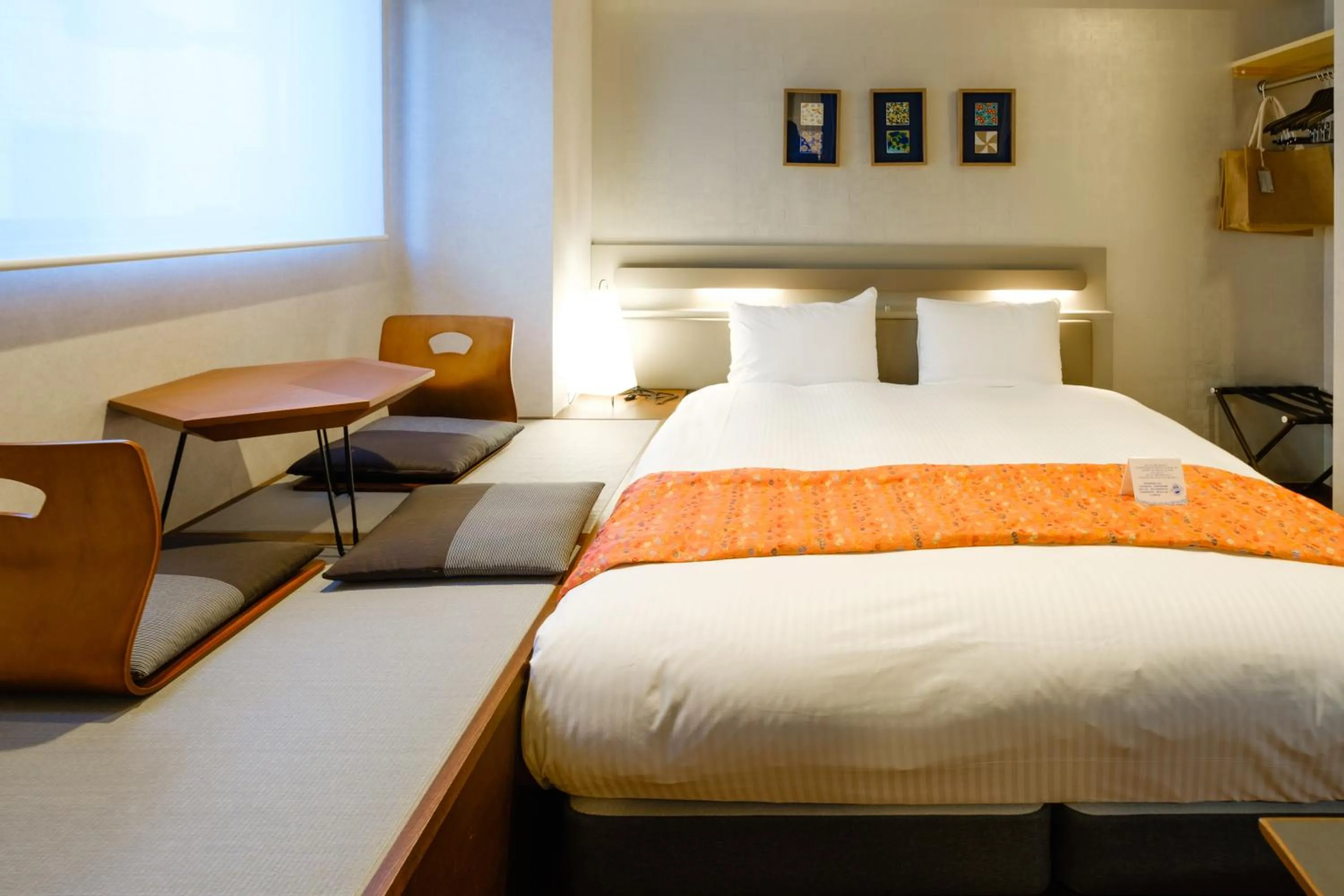 Bed in Asakusa Kaede 浅草楓