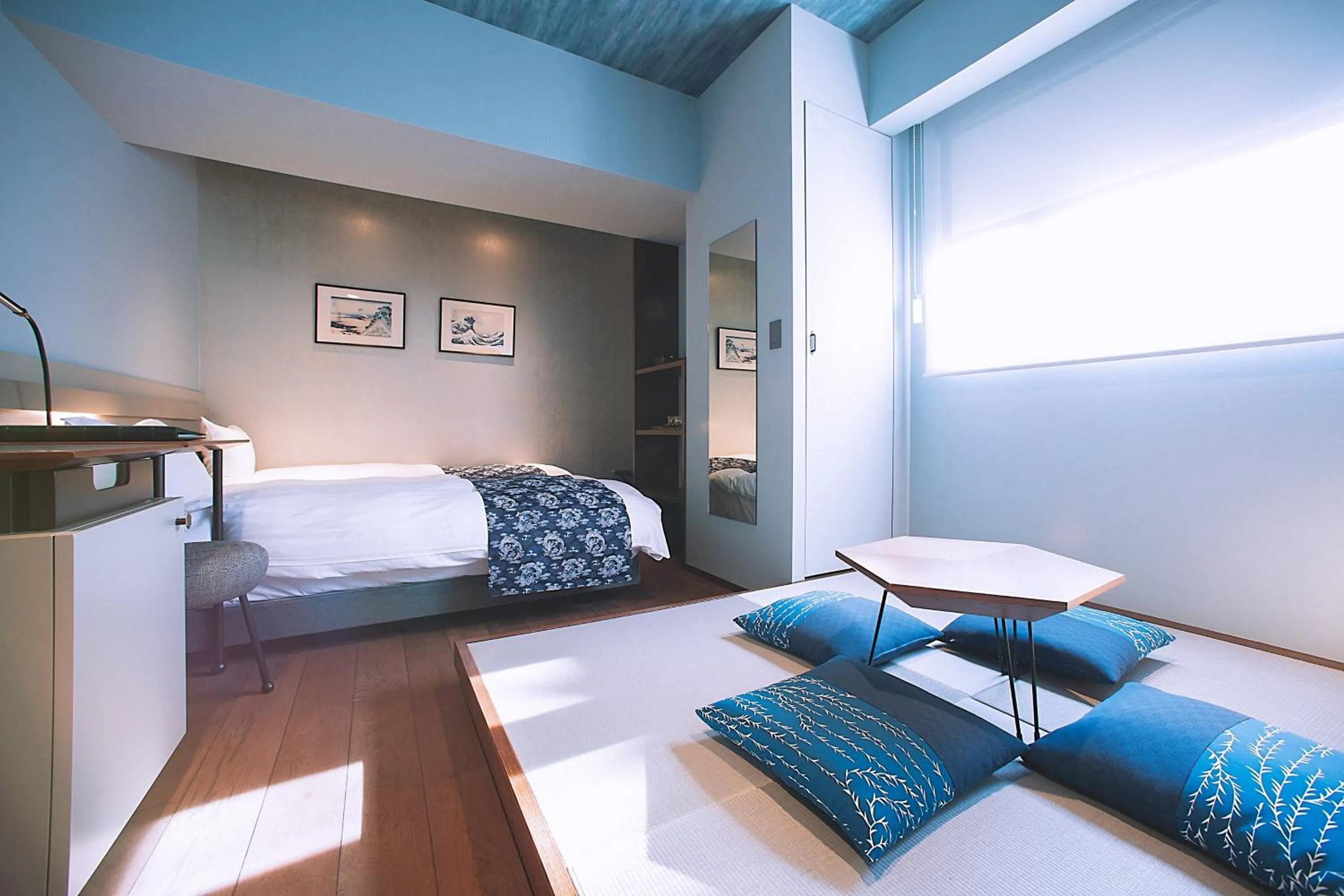 Photo of the whole room, Bed in Asakusa Kaede 浅草楓