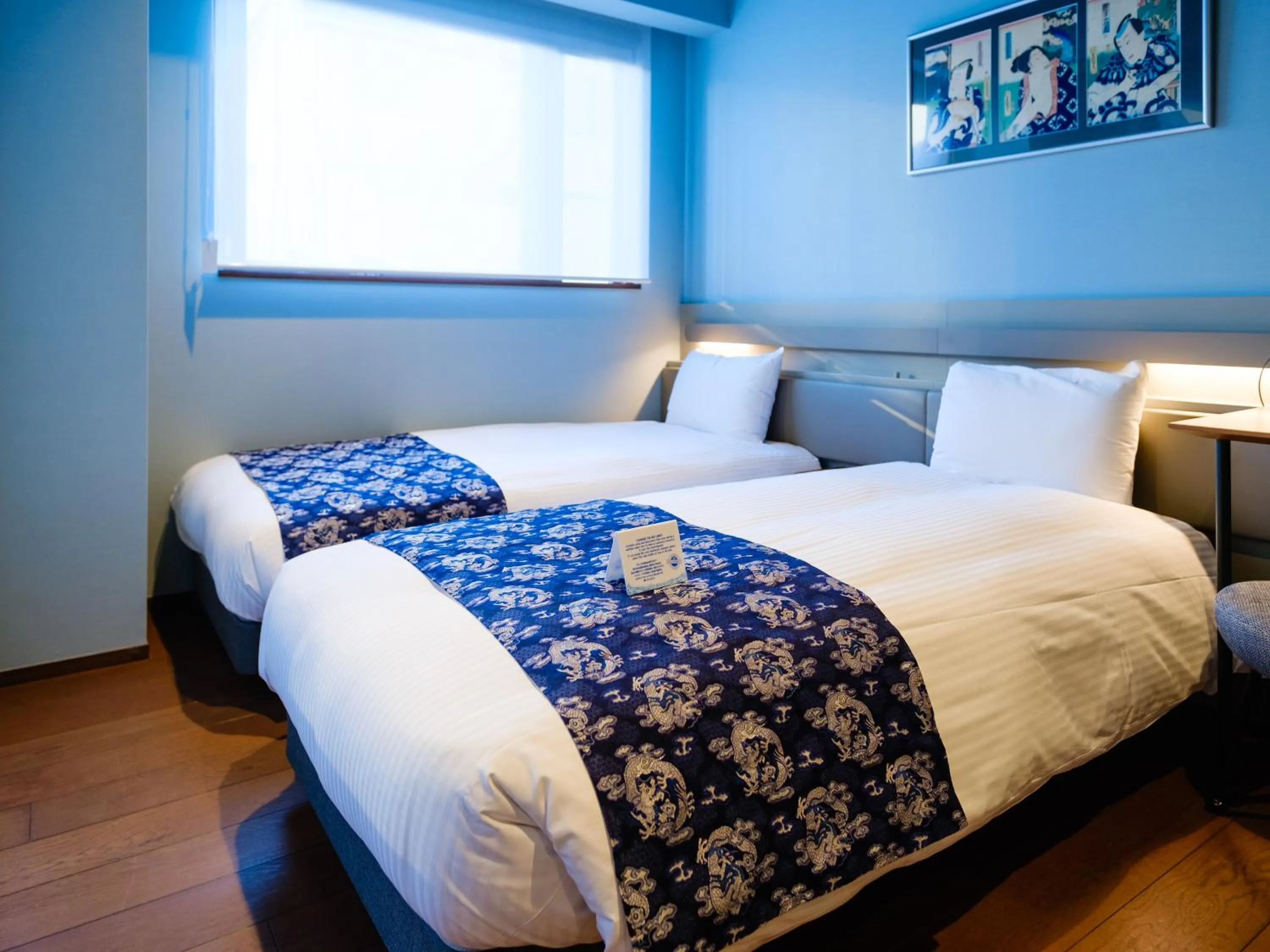 Bed in Asakusa Kaede 浅草楓