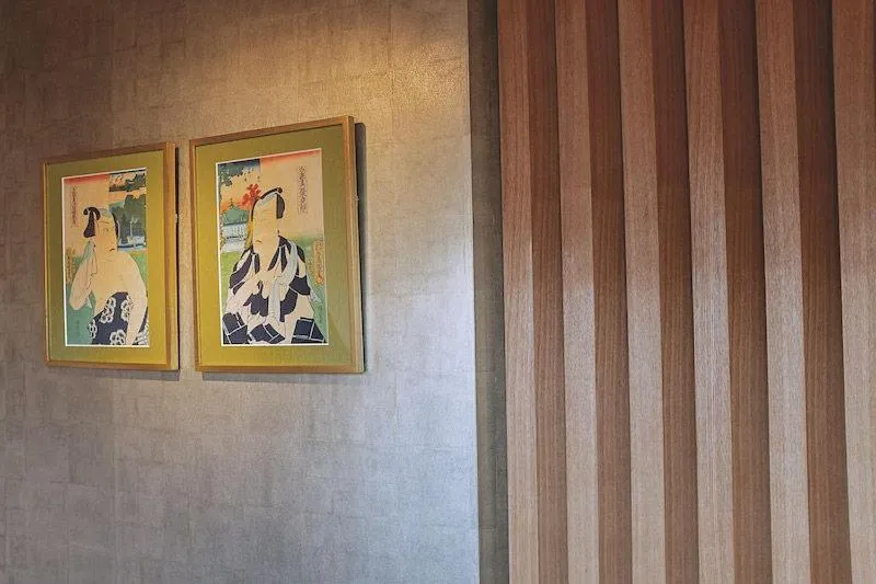 Decorative detail in Asakusa Kaede 浅草楓