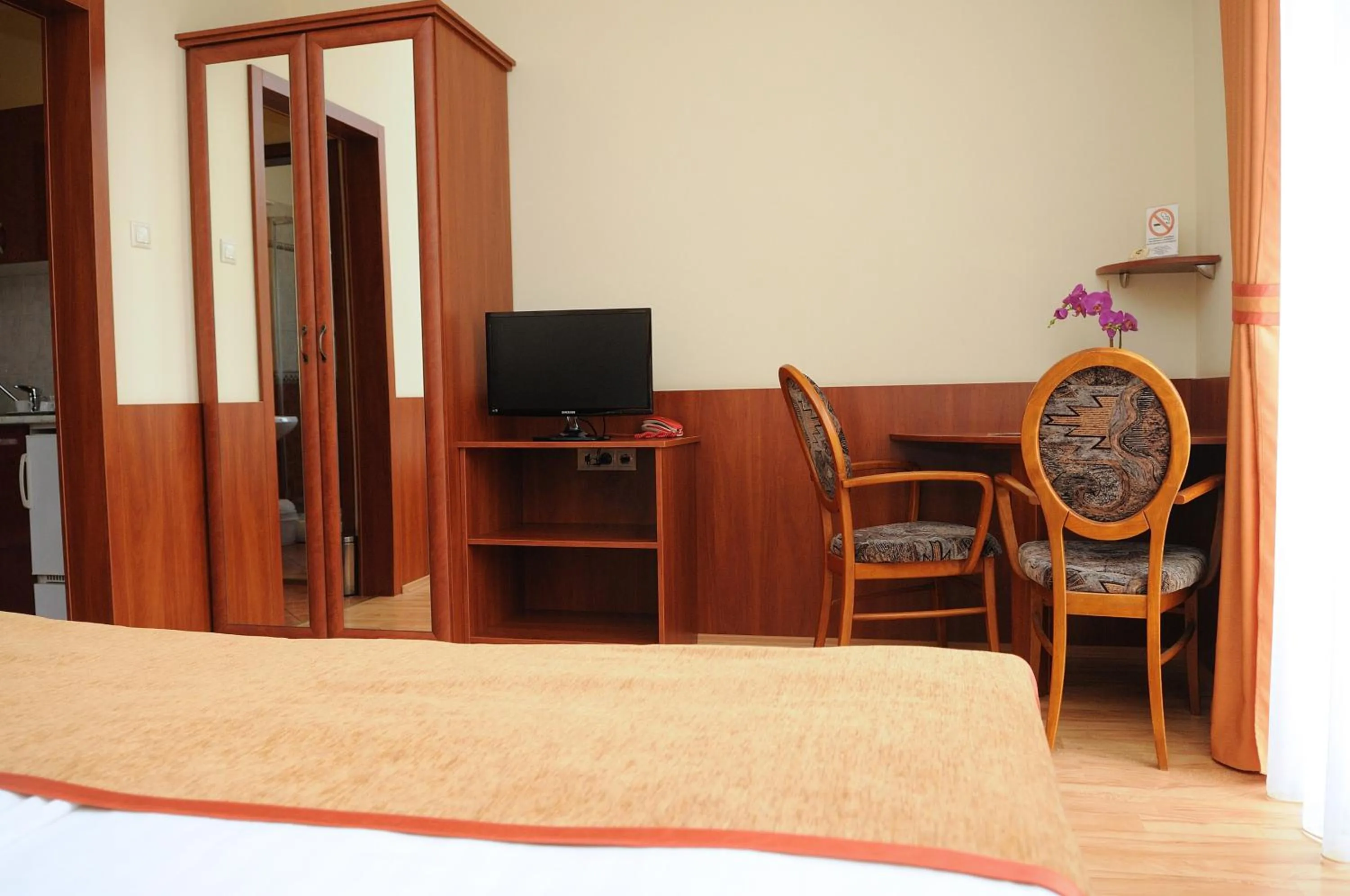 Photo of the whole room in Apartman Bella Hotel