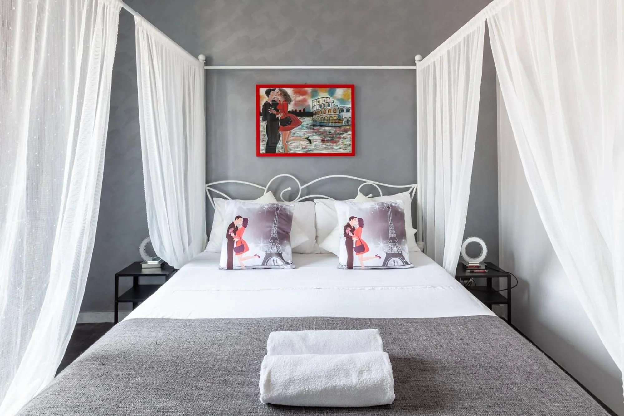 Bed in Heart of San Lorenzo