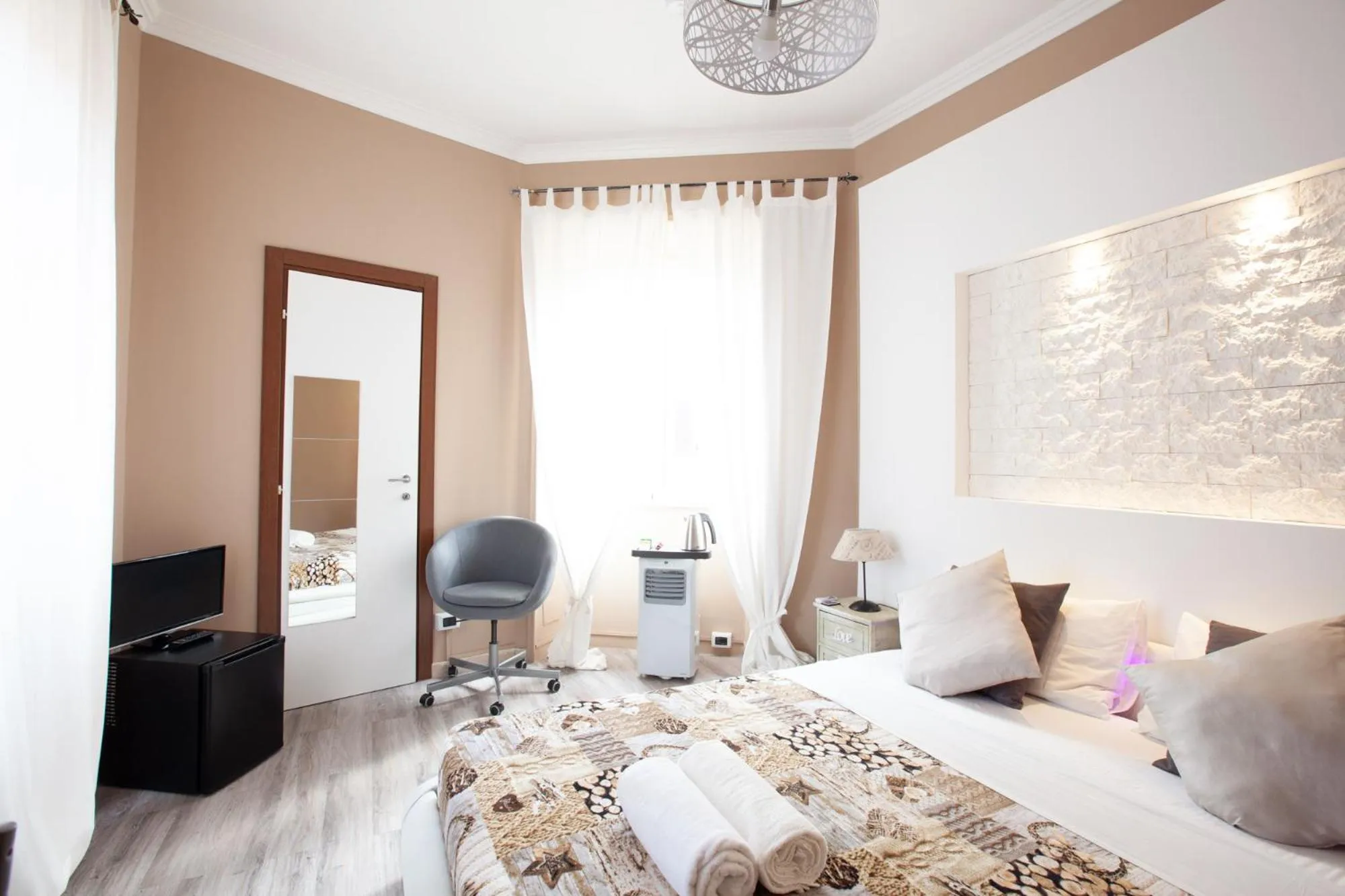 Bed in Heart of San Lorenzo