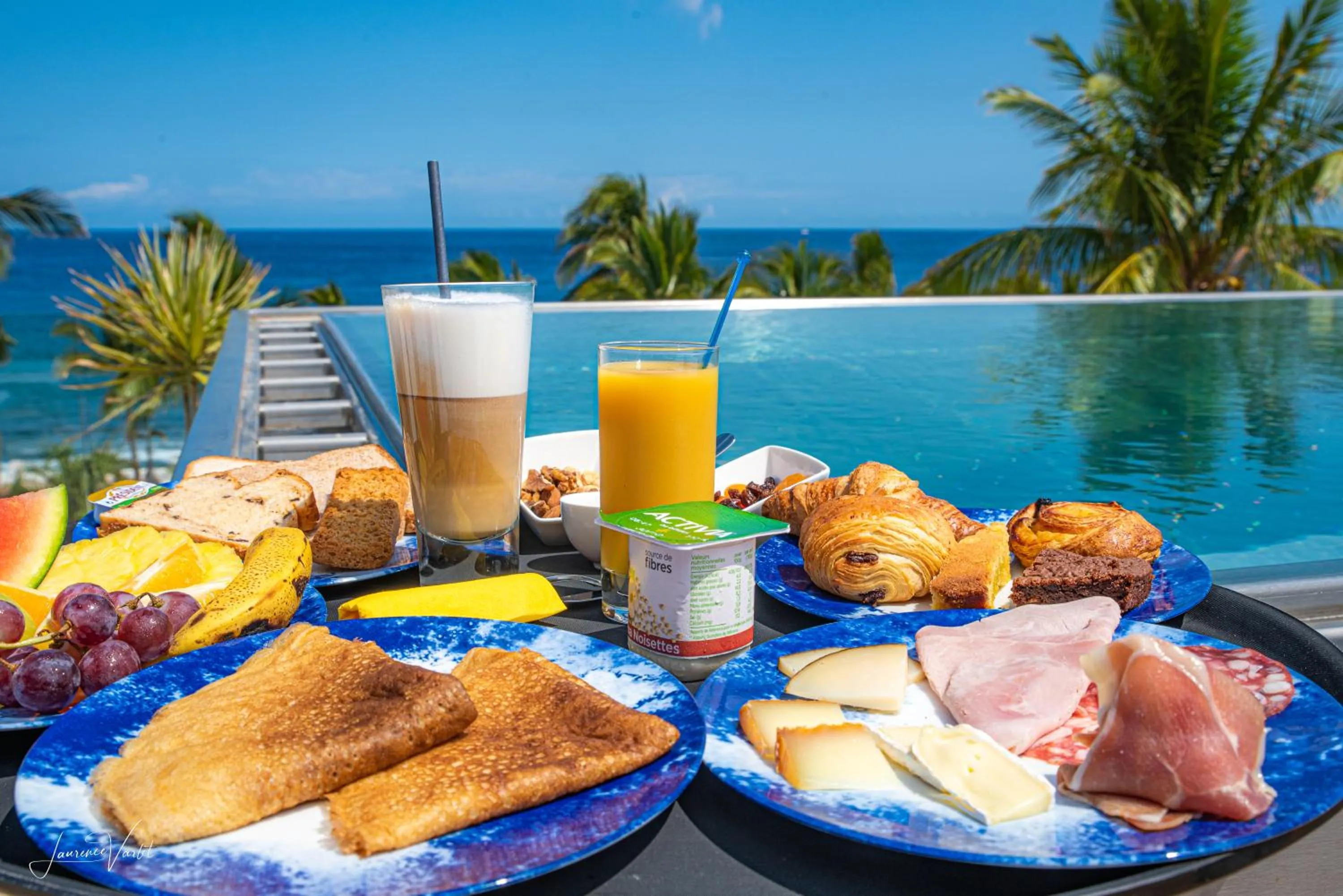 Breakfast in Boutik Hôtel 2A - Adult Only