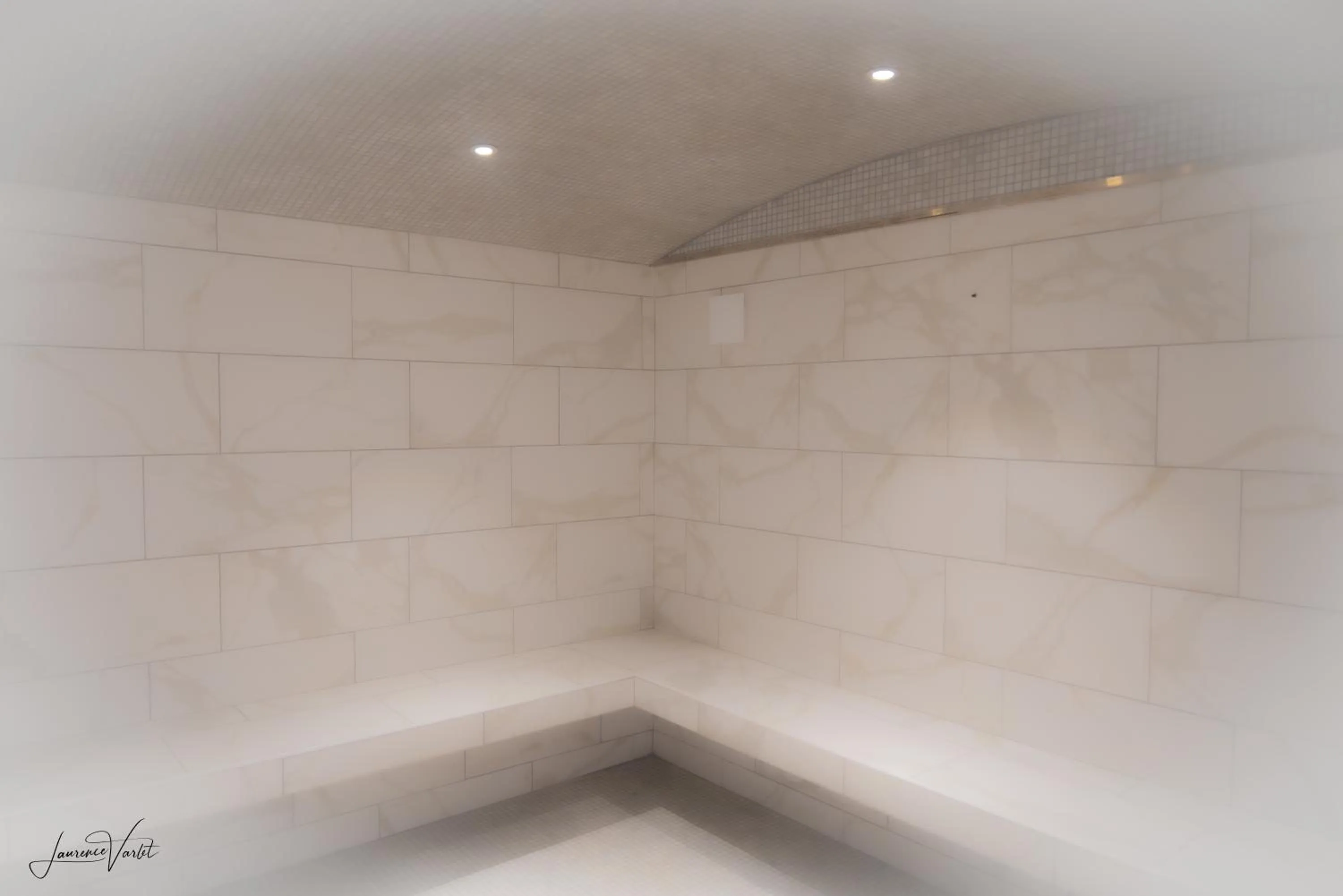 Steam room in Boutik Hôtel 2A - Adult Only