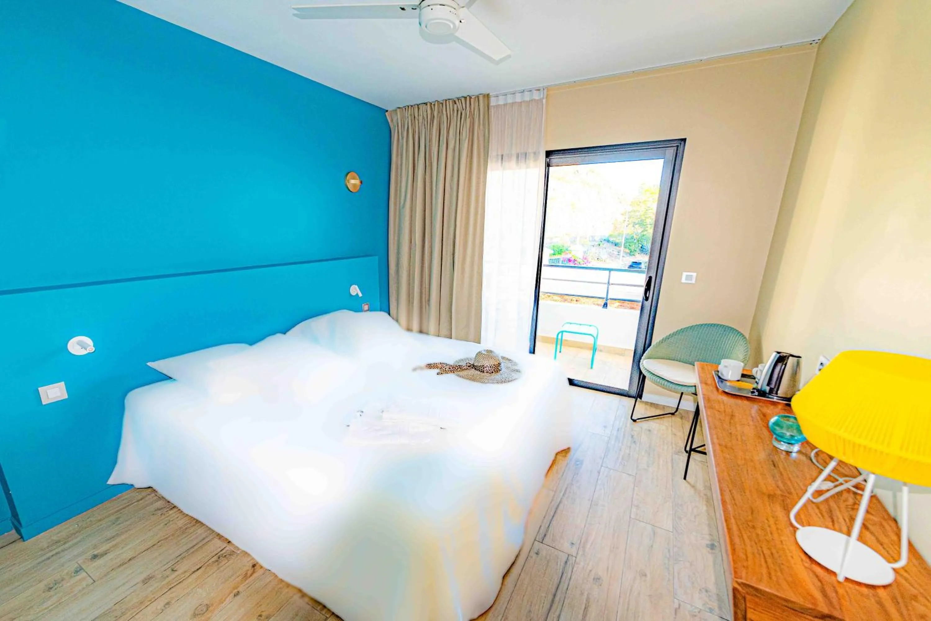 Decorative detail, Bed in Boutik Hôtel 2A - Adult Only