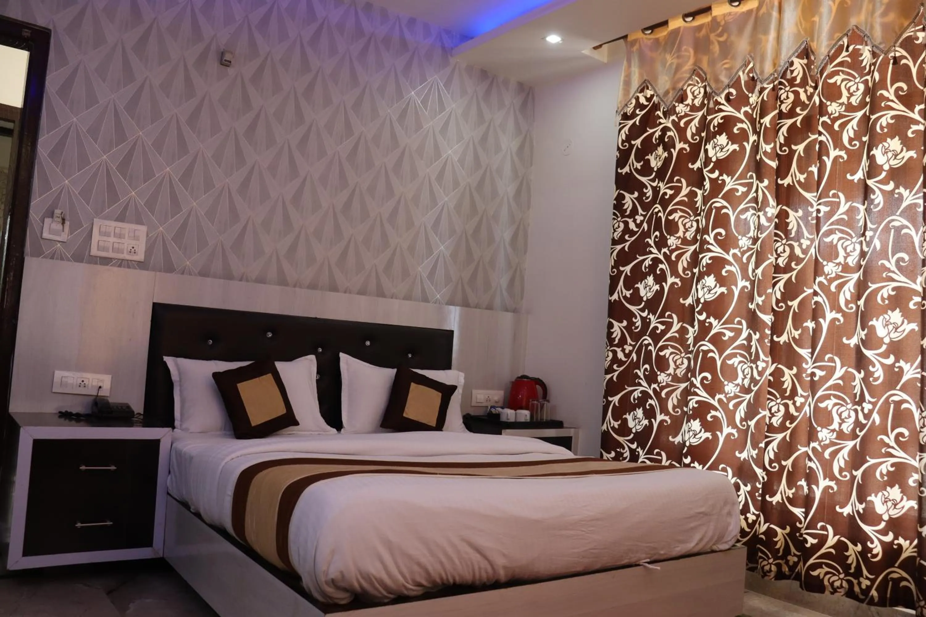 Bed in Pink Park by Panache Hotels