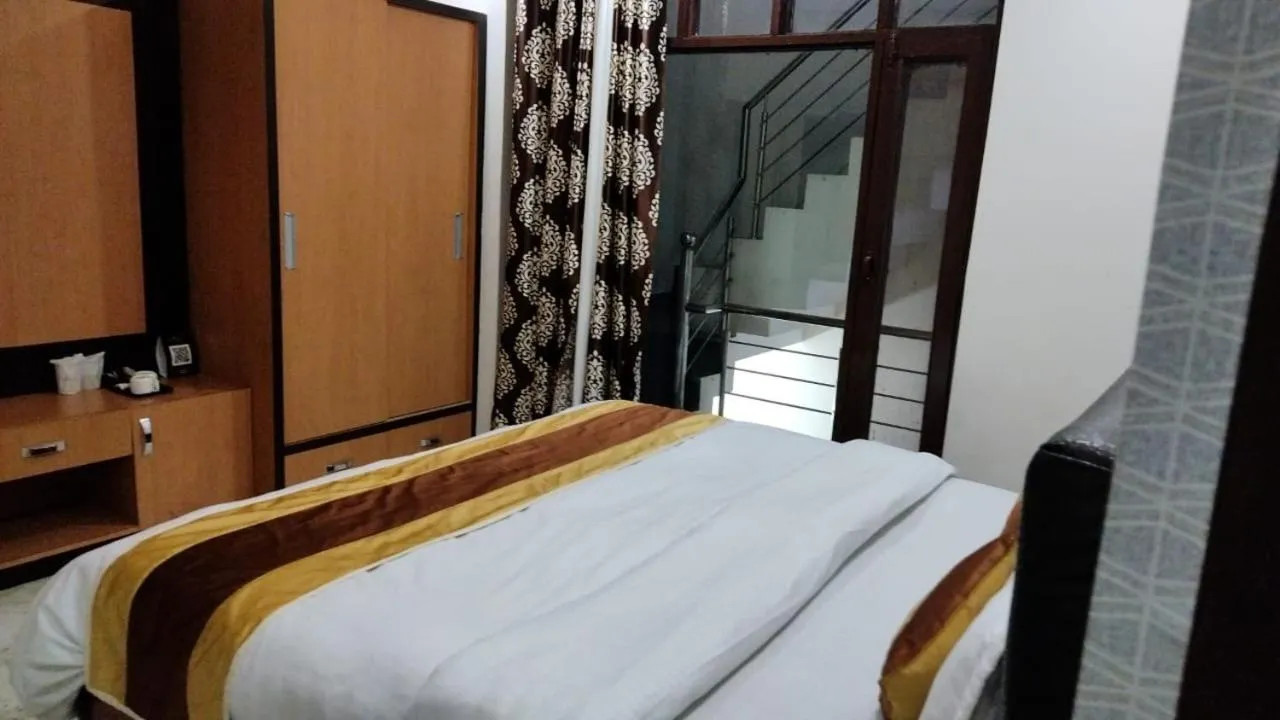 Bed in Pink Park by Panache Hotels