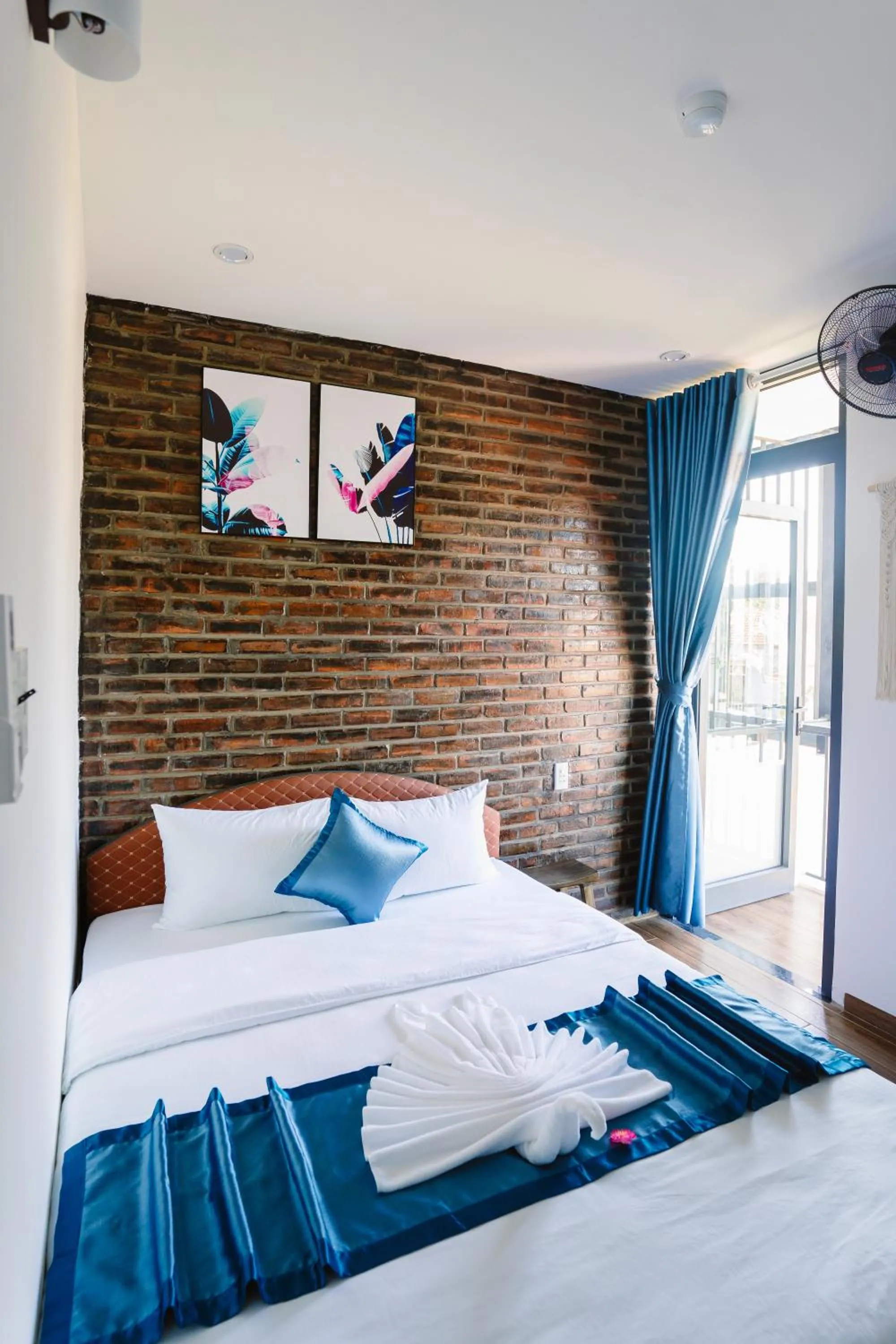 Bedroom, Bed in New World Hotel