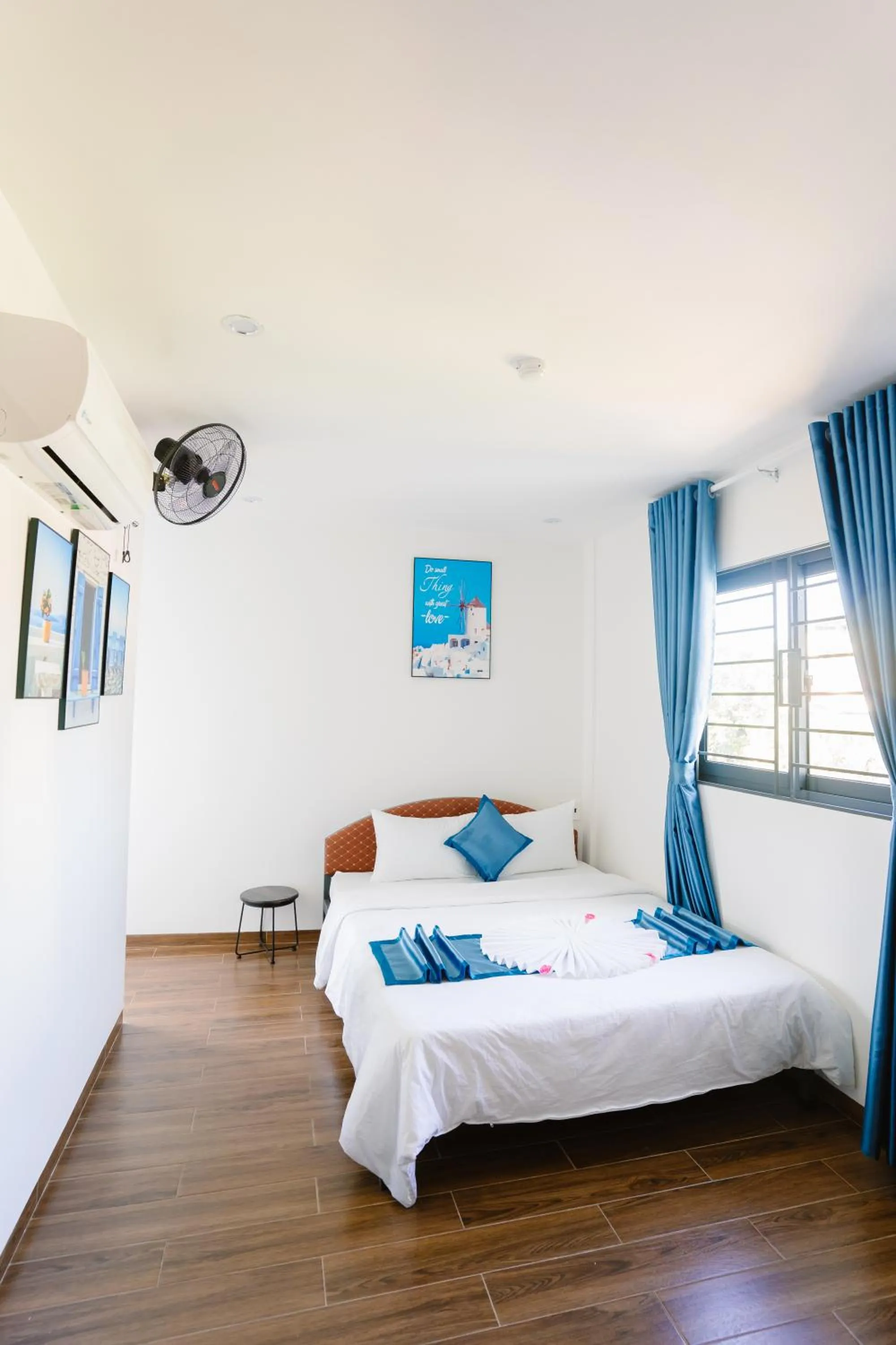 Bedroom, Bed in New World Hotel