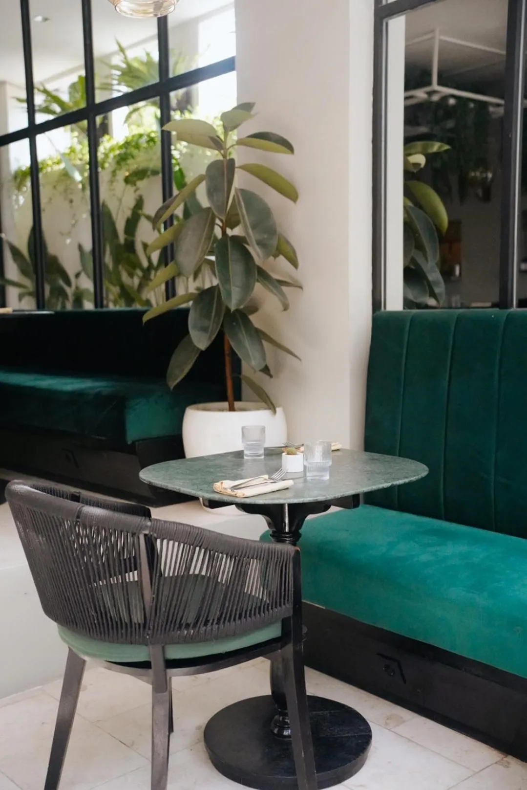 Restaurant/places to eat in White Goose Boutique Hotel