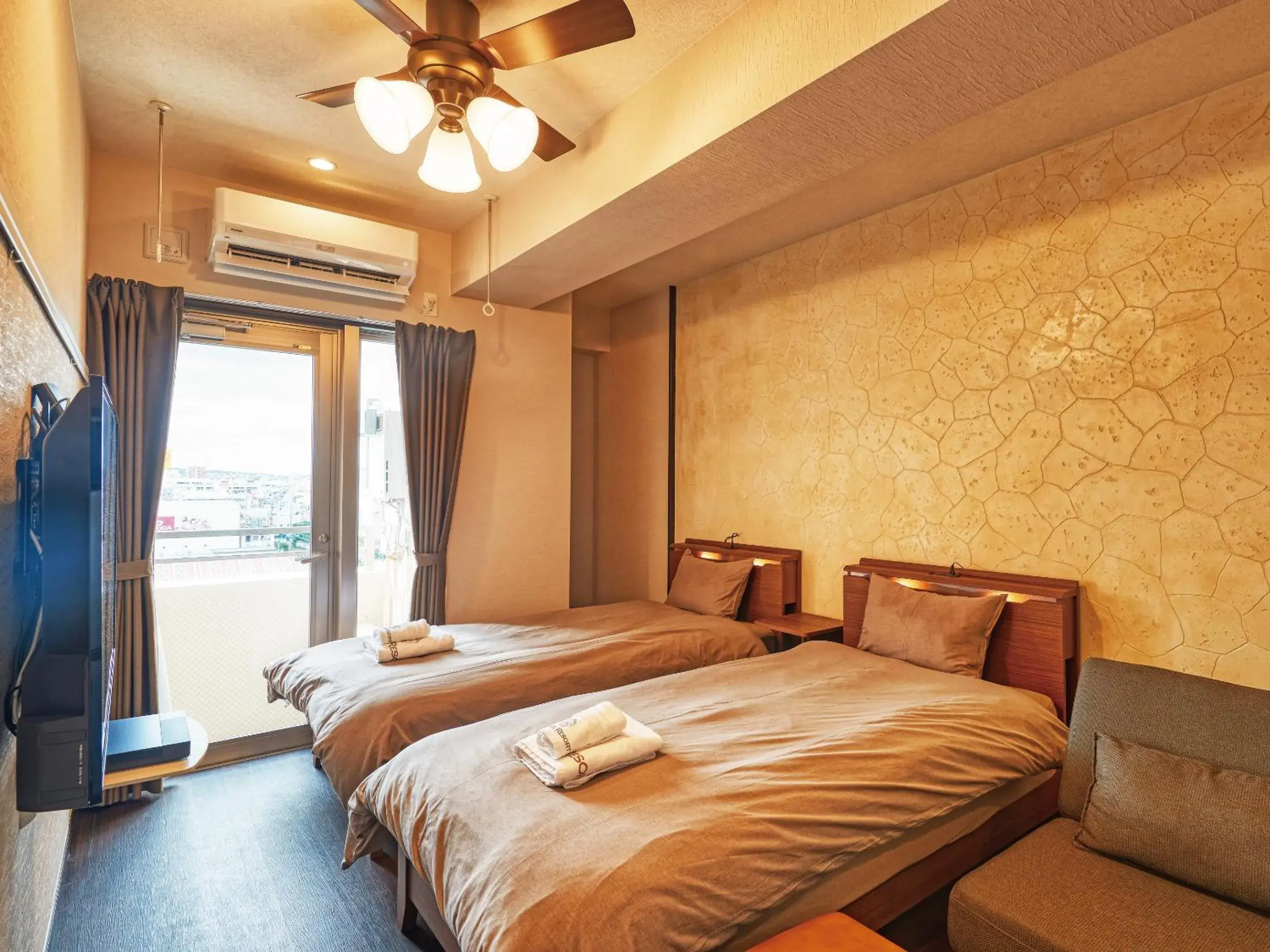 Small Twin Room - single occupancy in Terrace Resort Mihama Chatan Small Twin Room - single occupancy in Terrace Resort Mihama Chatan