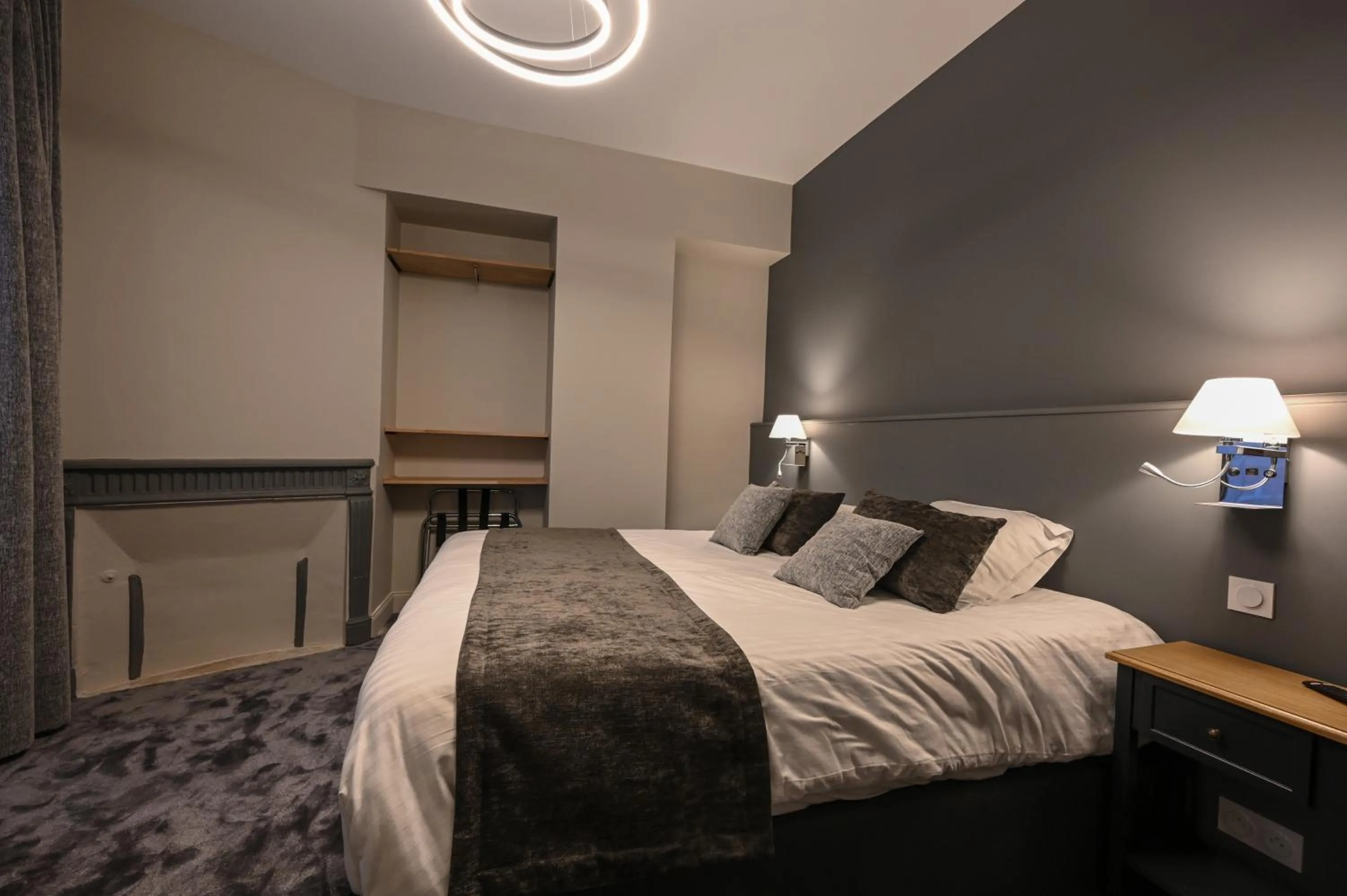 Bedroom, Bed in Belle Normandy