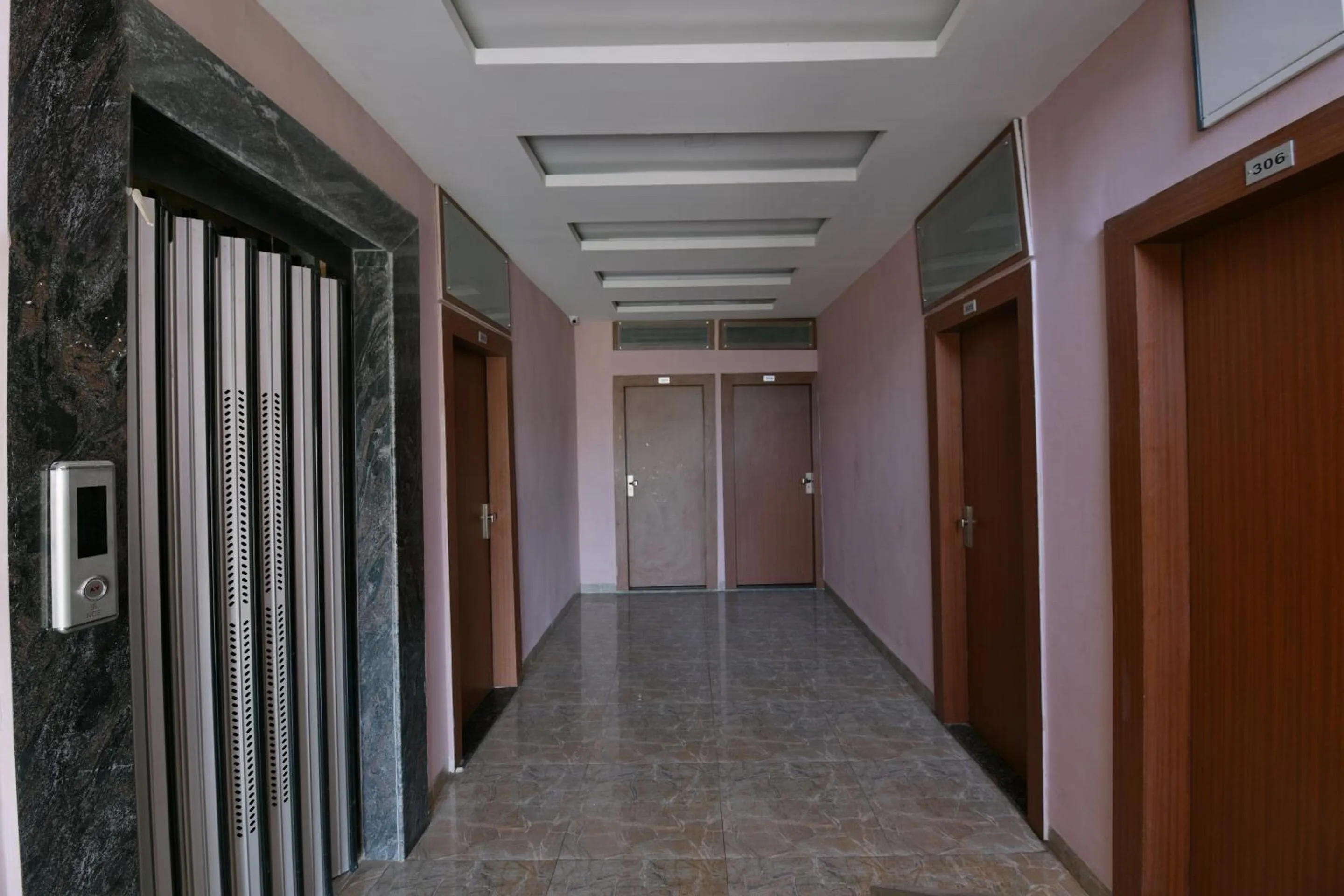 Lobby or reception in Hotel O SVL