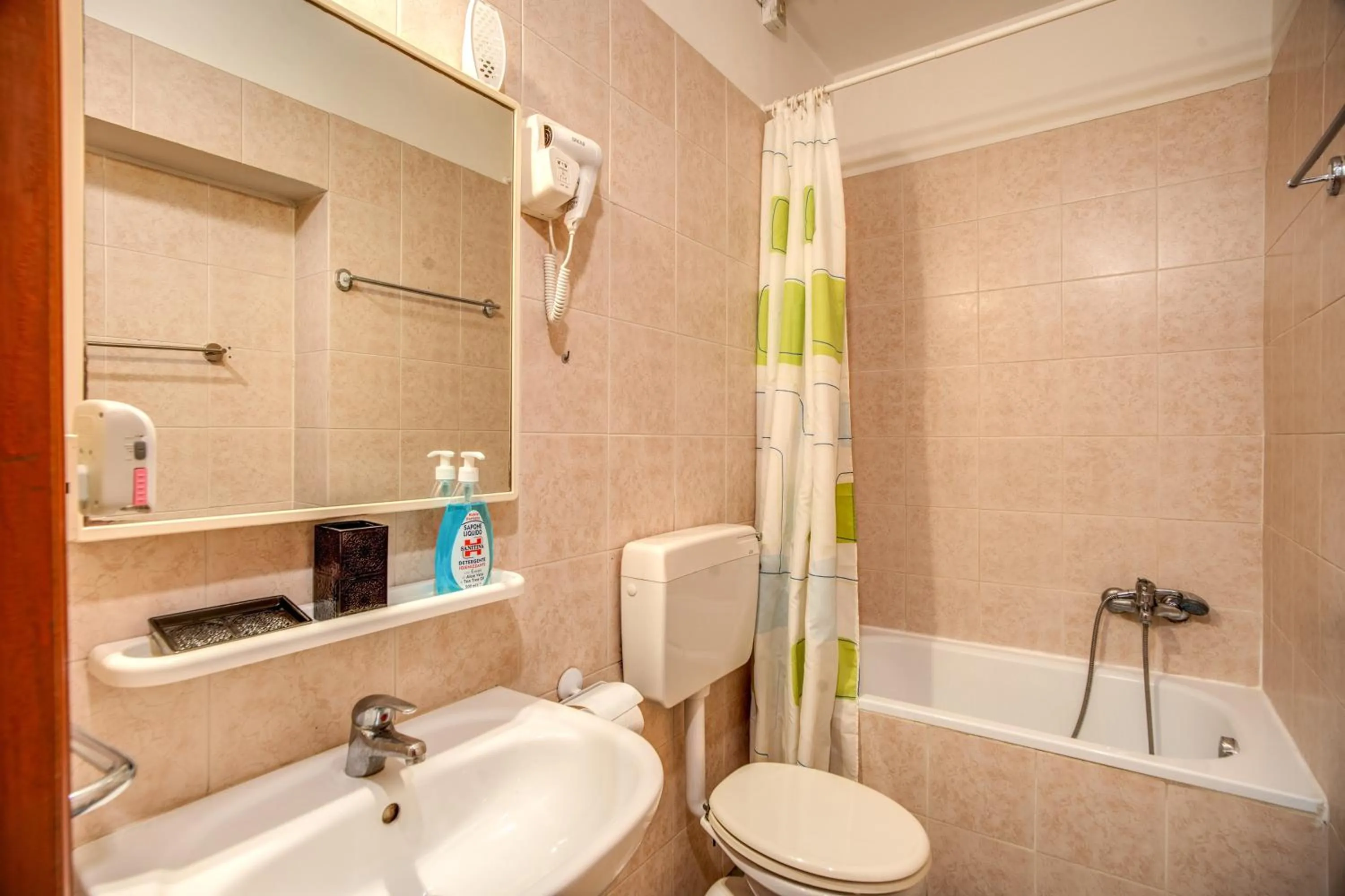 Bathroom in Hotel Artromano