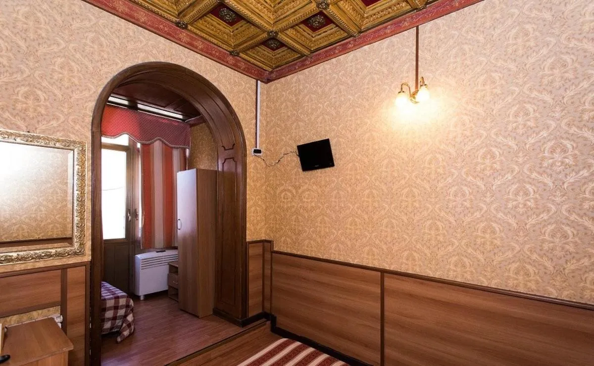 TV and multimedia in Hotel Artromano