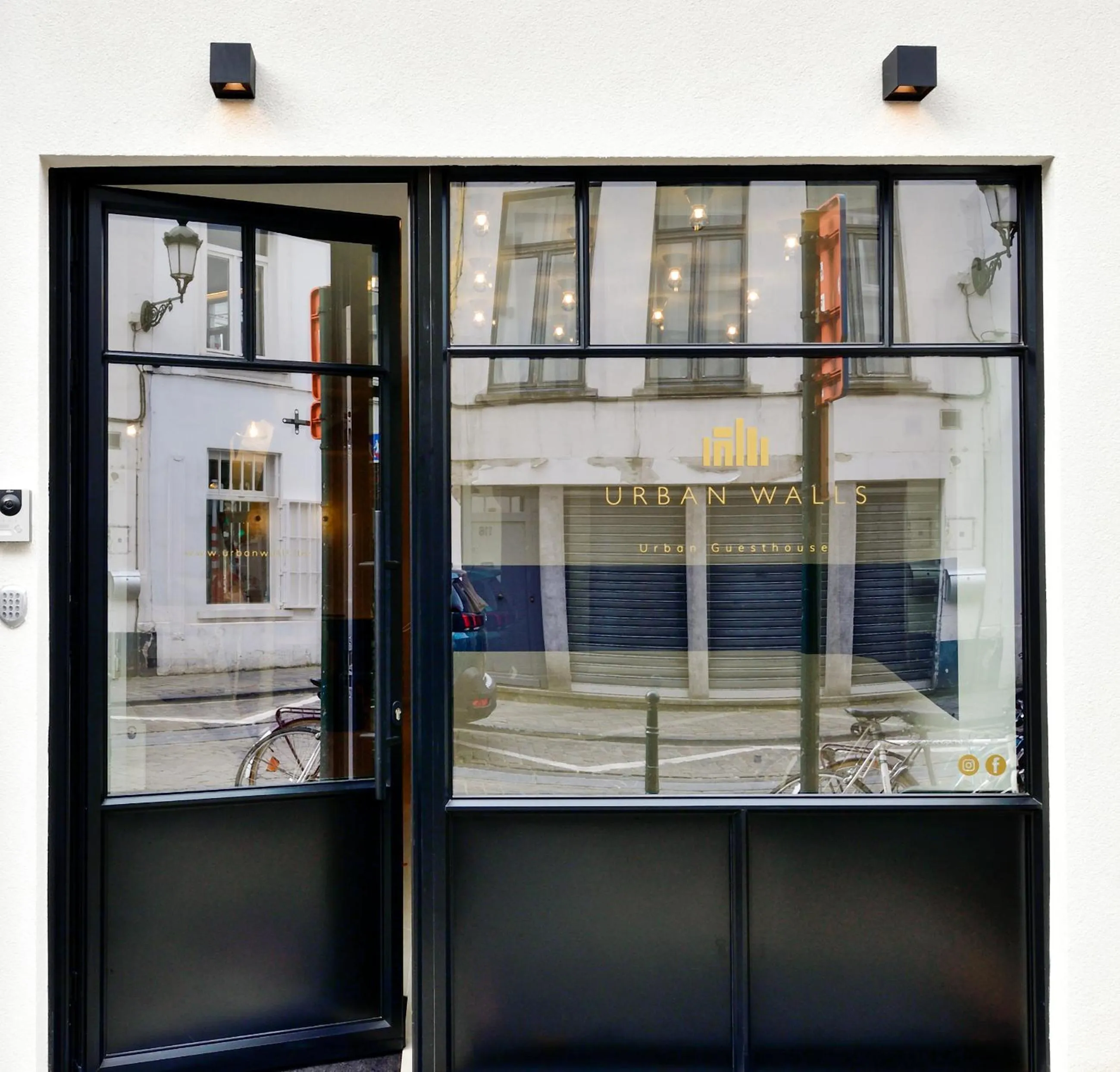 Bedroom in Urban Walls