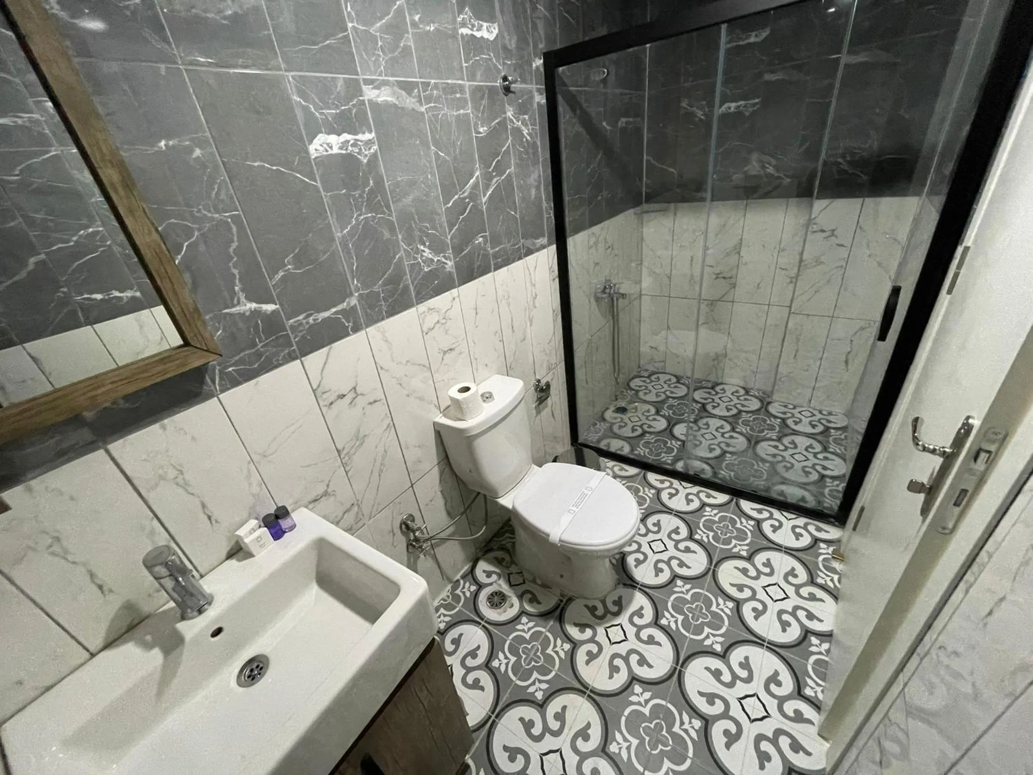 Bathroom in Seven City Hotel