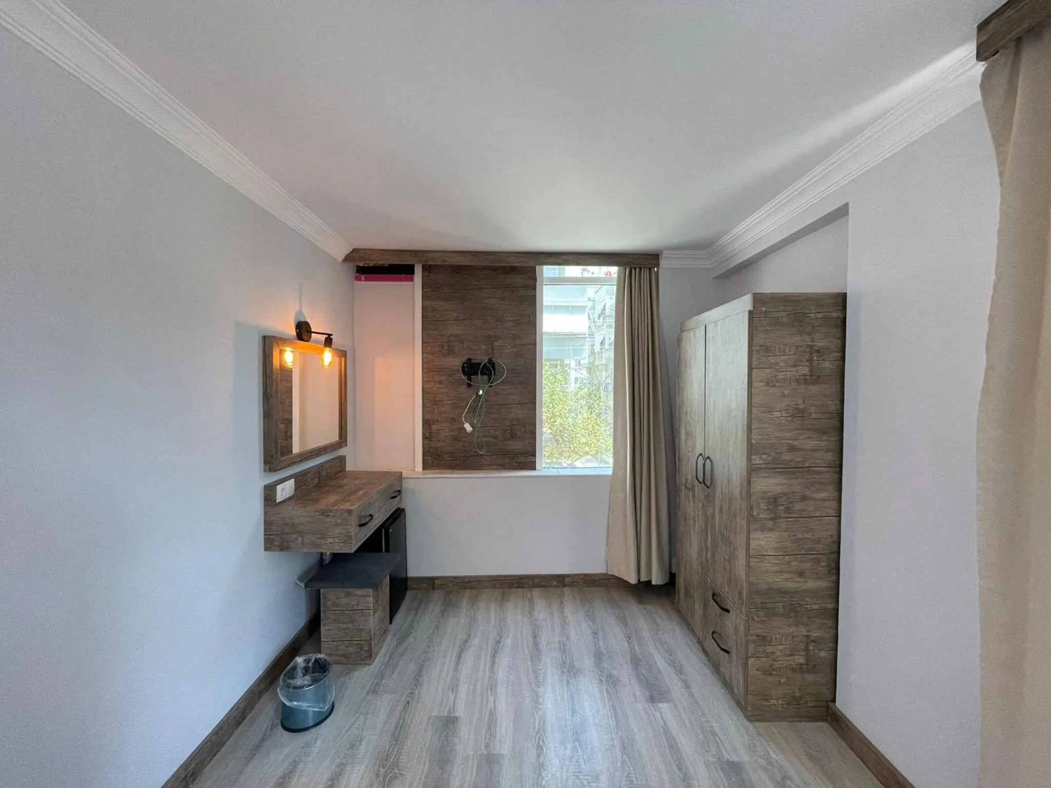 Photo of the whole room, Bed in Seven City Hotel