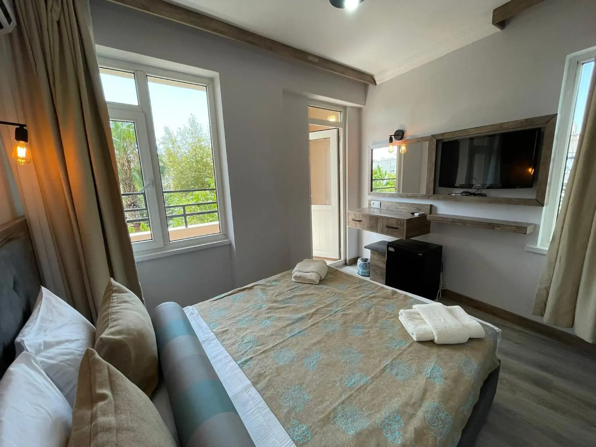 Superior Quadruple Room in Seven City Hotel Superior Quadruple Room in Seven City Hotel