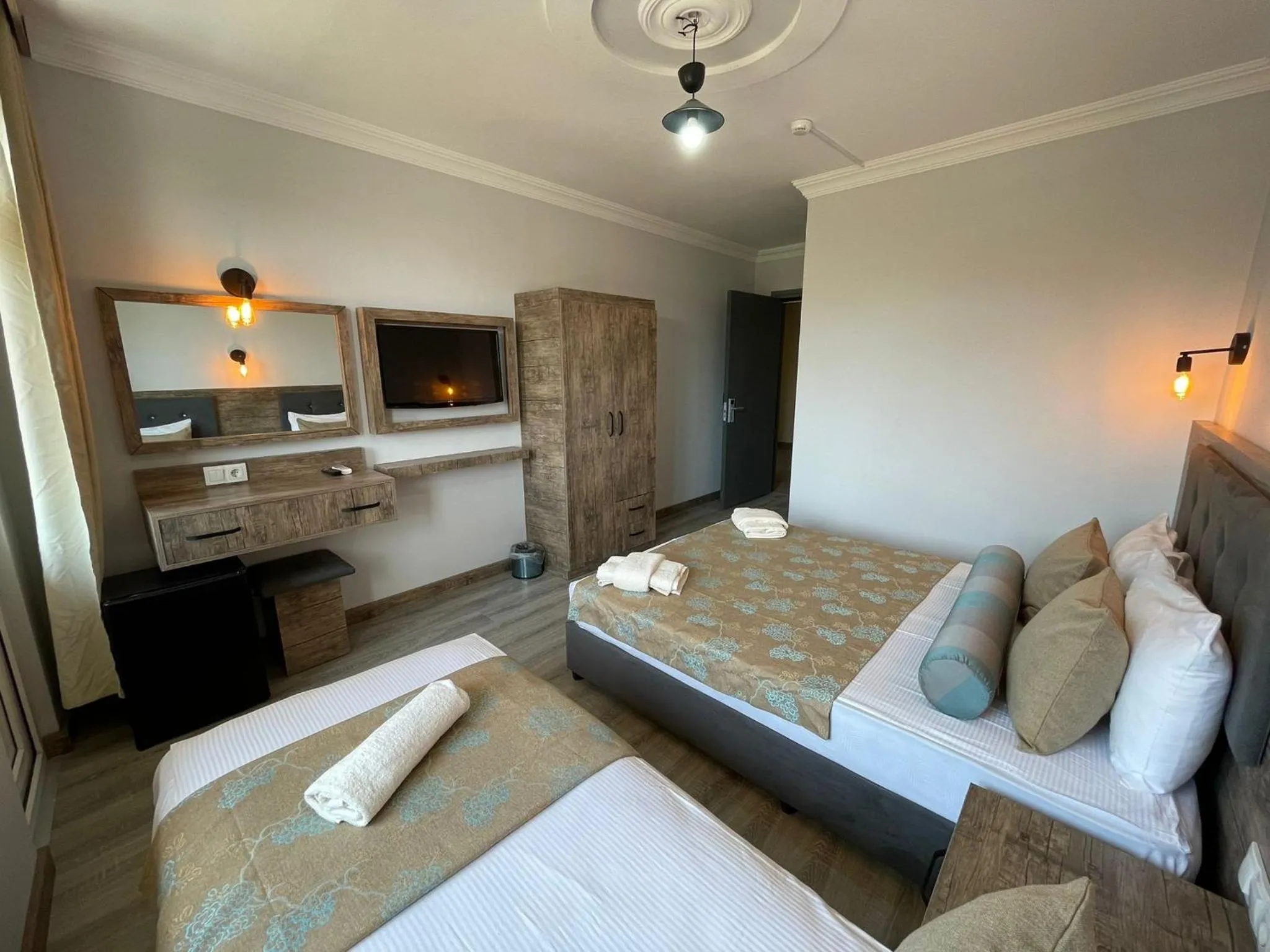 Photo of the whole room, Bed in Seven City Hotel