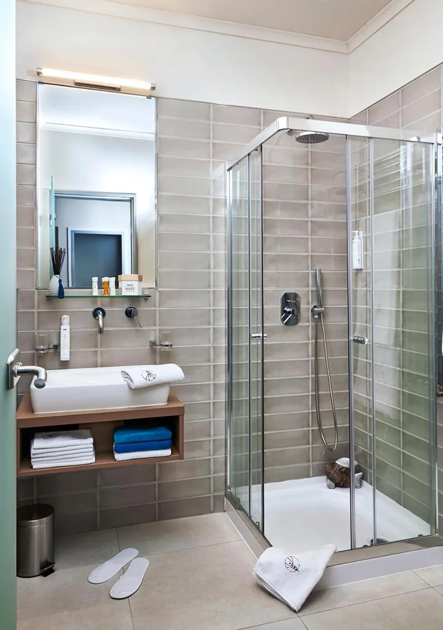 Shower in Hotel Central Basilica