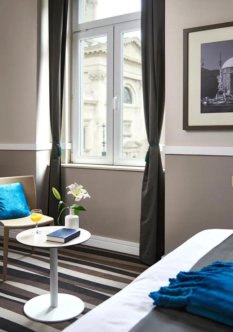 Bedroom, Bed in Hotel Central Basilica