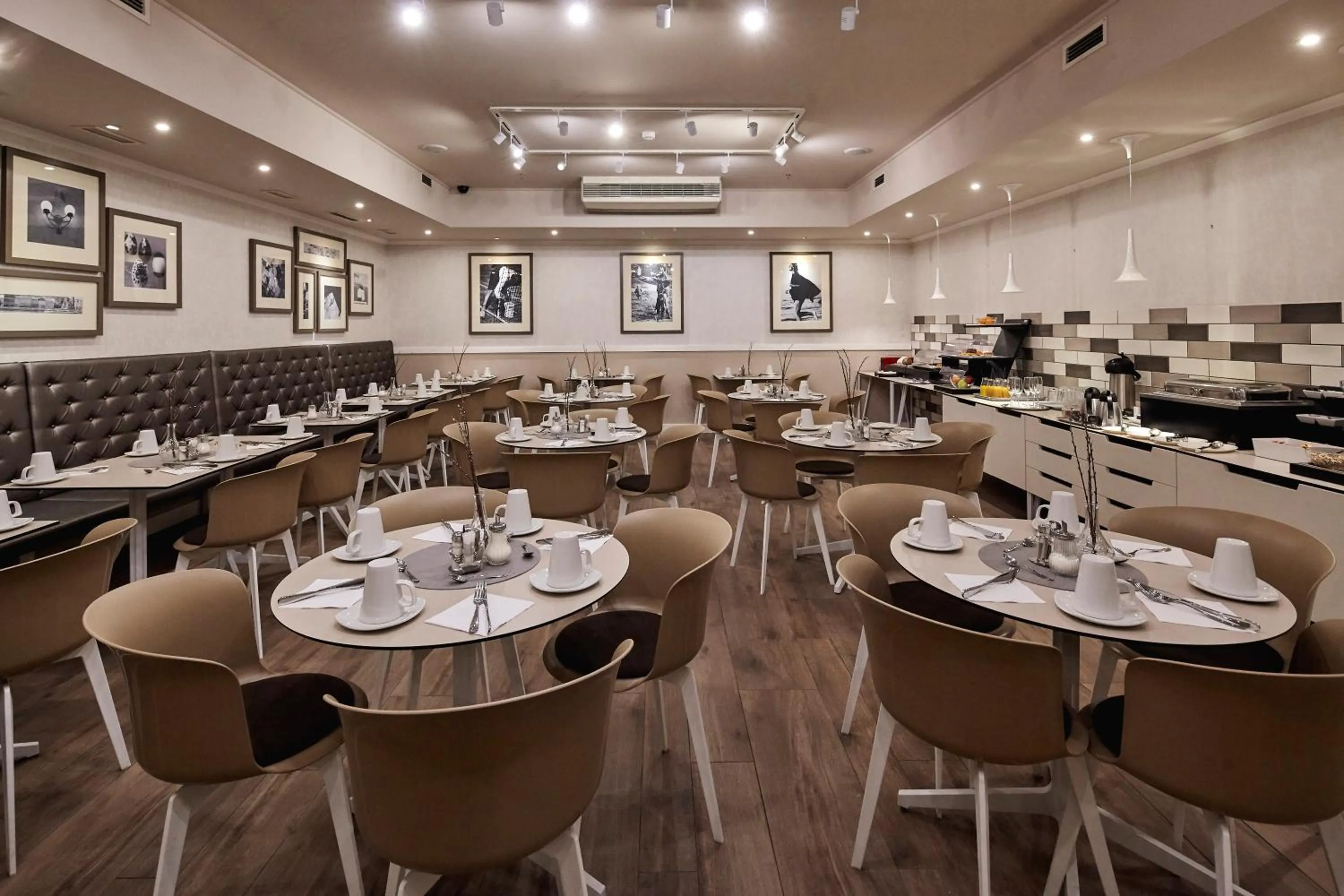 Breakfast in Hotel Central Basilica