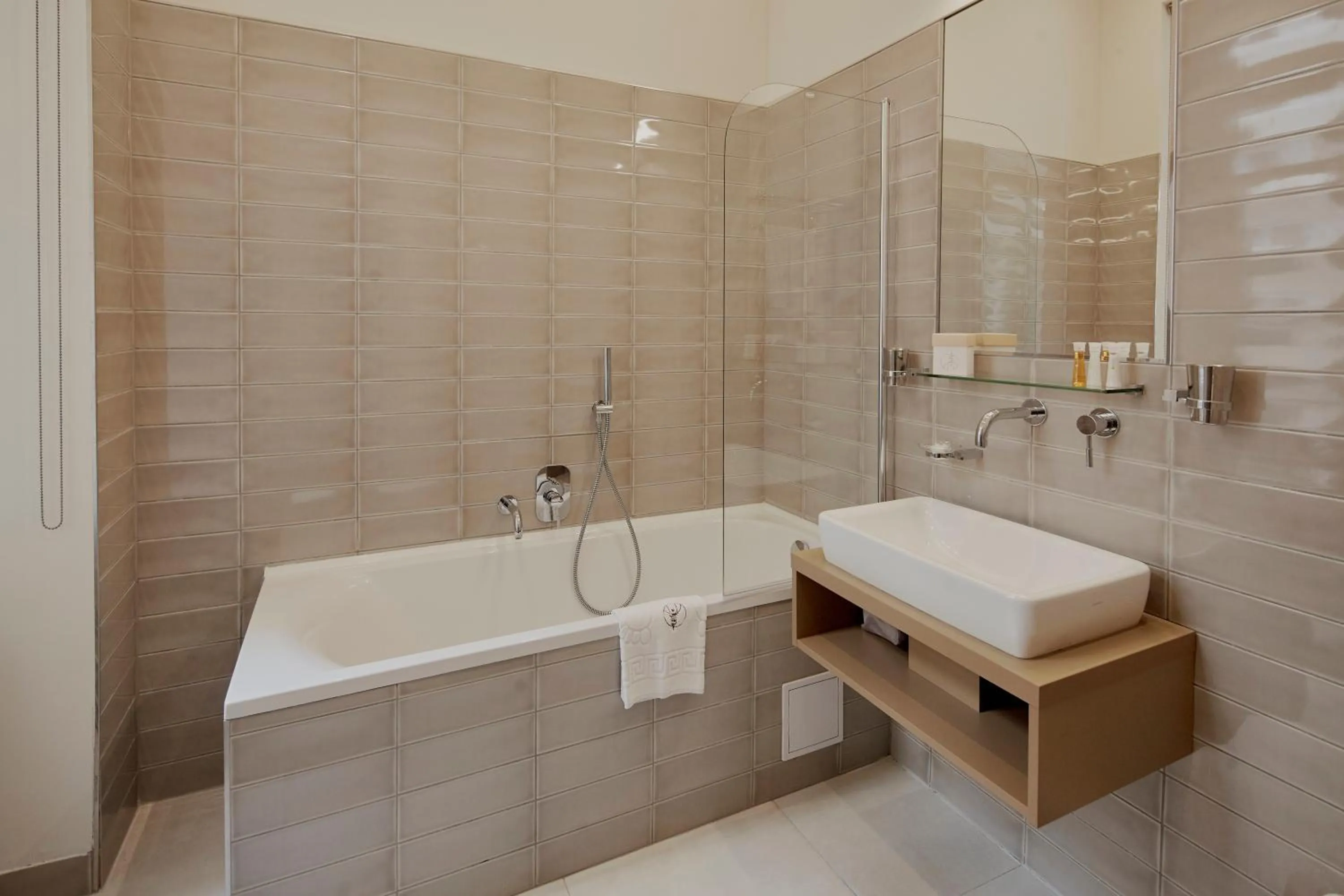 Hot Tub in Hotel Central Basilica