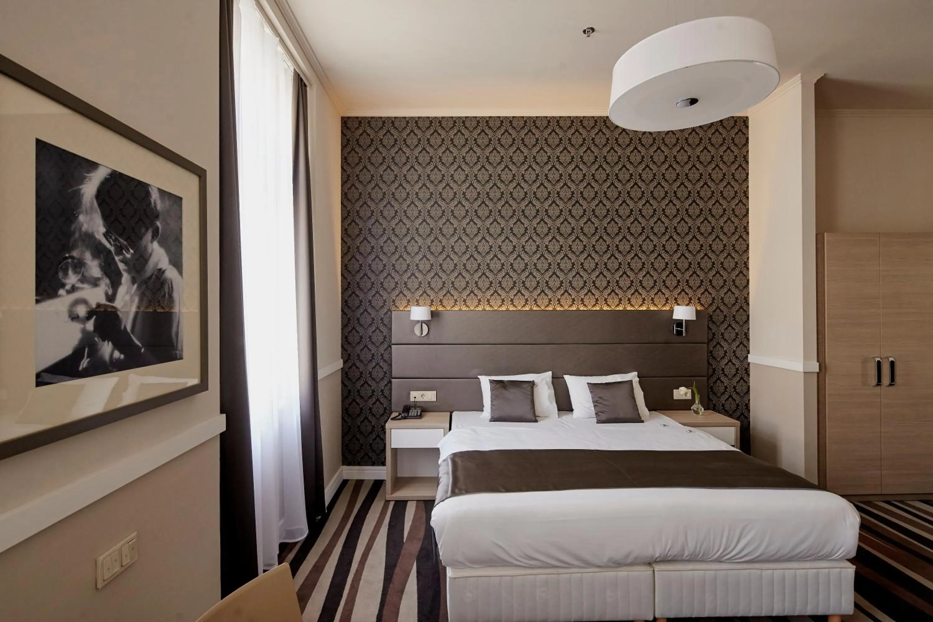 Bedroom, Bed in Hotel Central Basilica