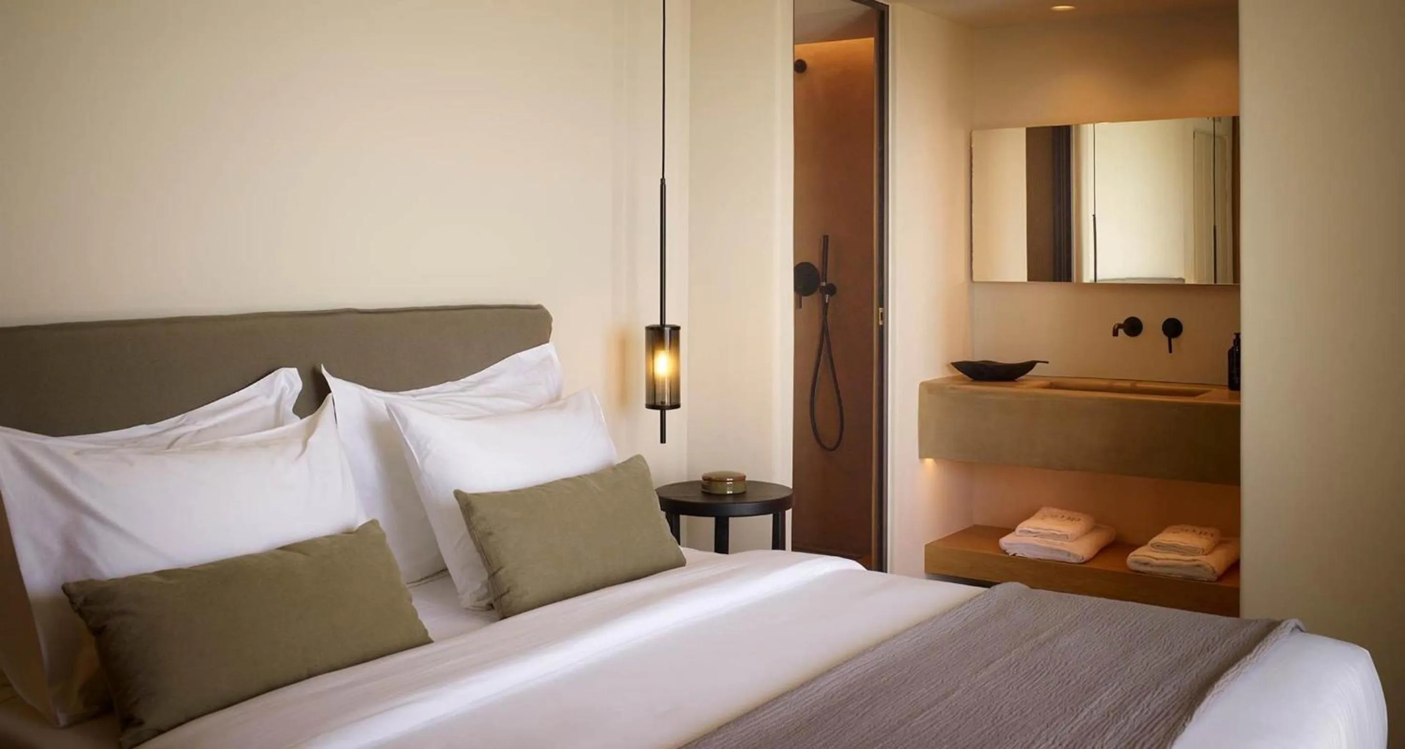 Bathroom, Bed in Collini Hotel Mykonos, WorldHotels Elite