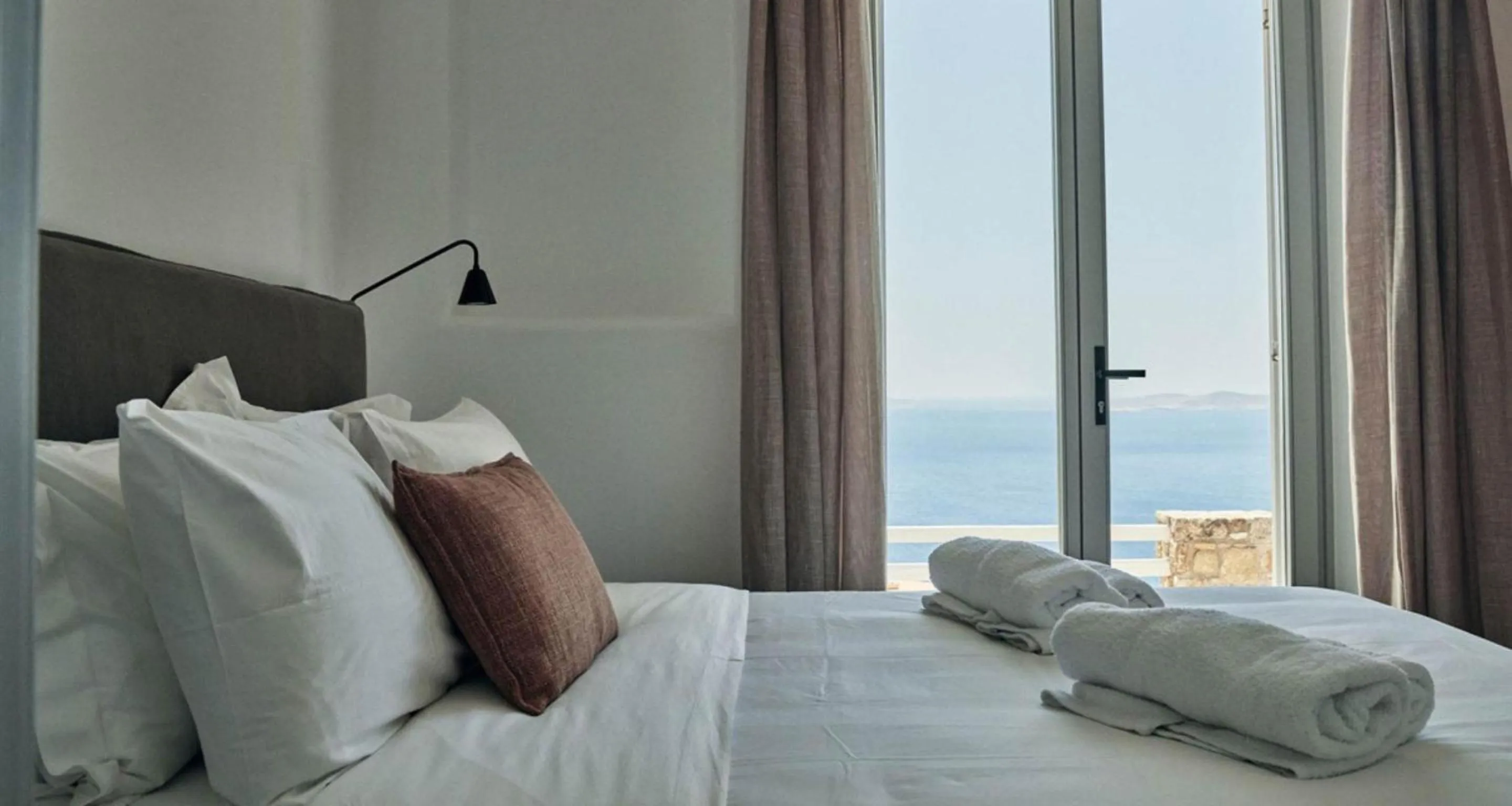 Bed in Collini Hotel Mykonos, WorldHotels Elite