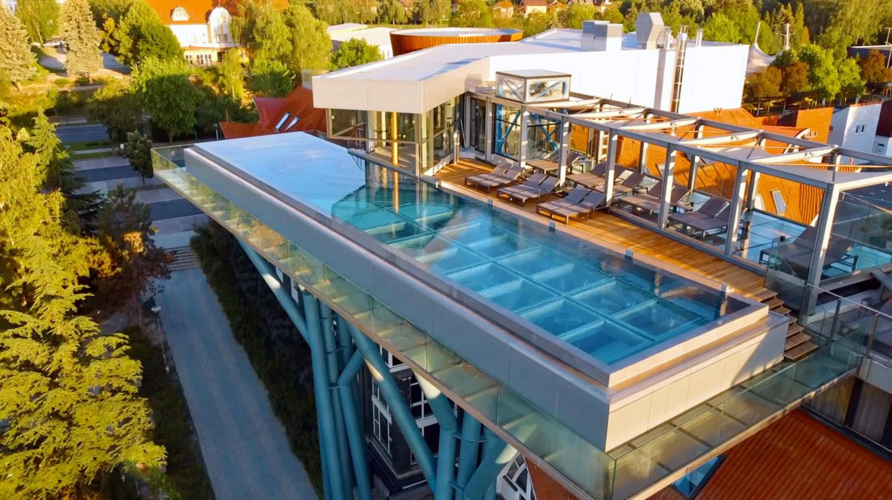 Swimming pool in MenDan Magic Spa & Wellness Hotel