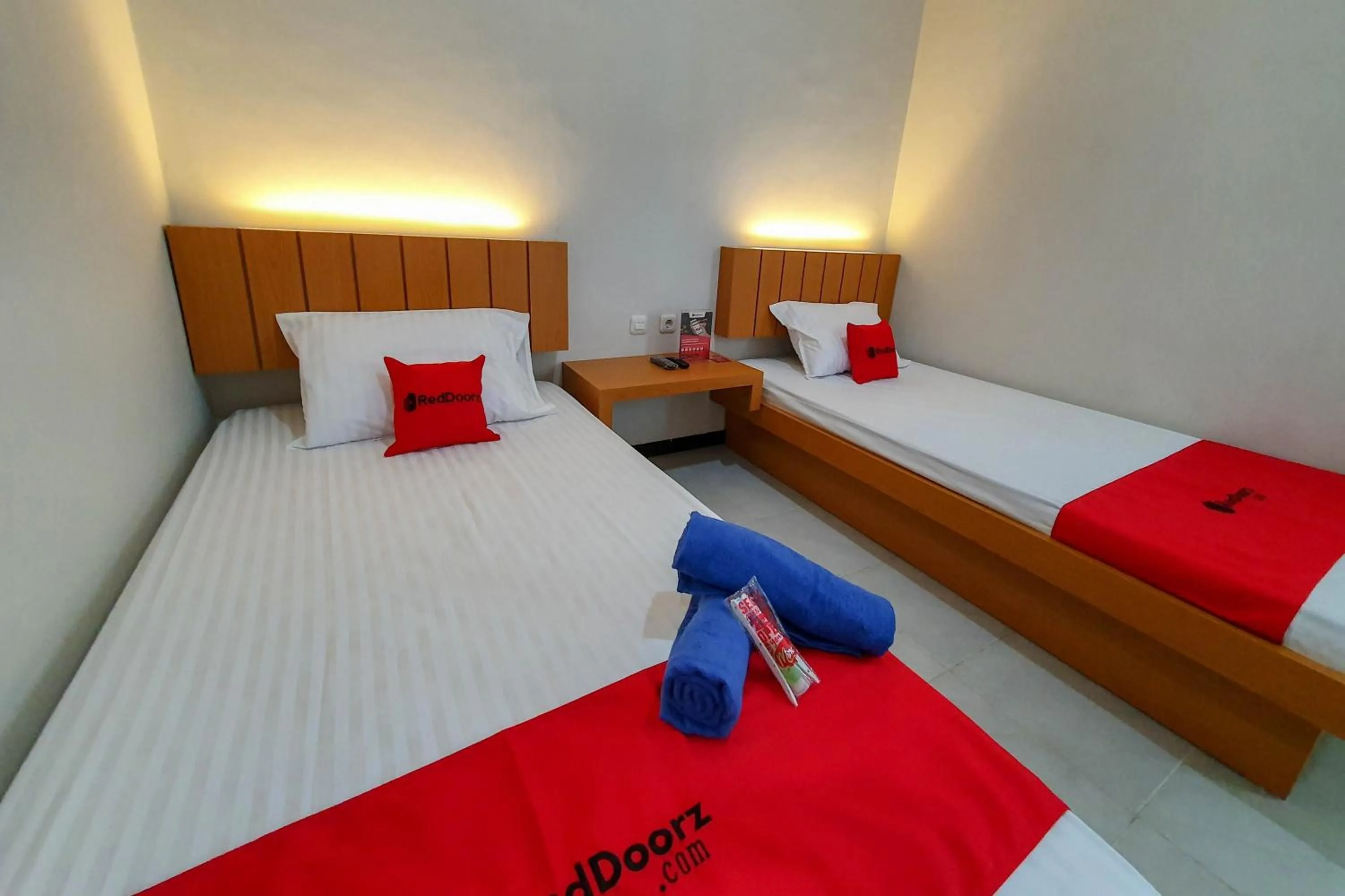 Bedroom in RedDoorz Syariah near Solo Paragon Mall 2