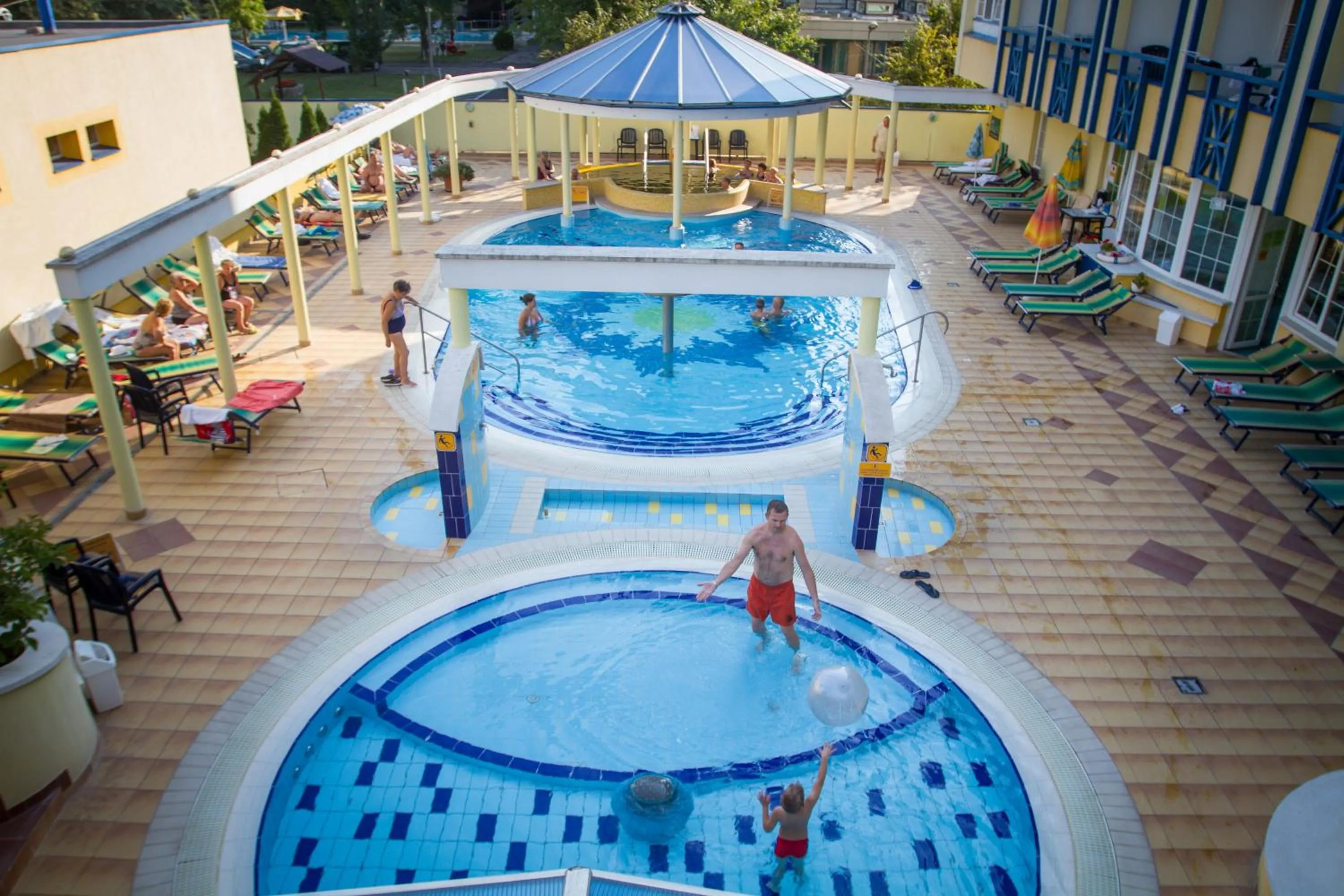 Open Air Bath in Hotel Rudolf