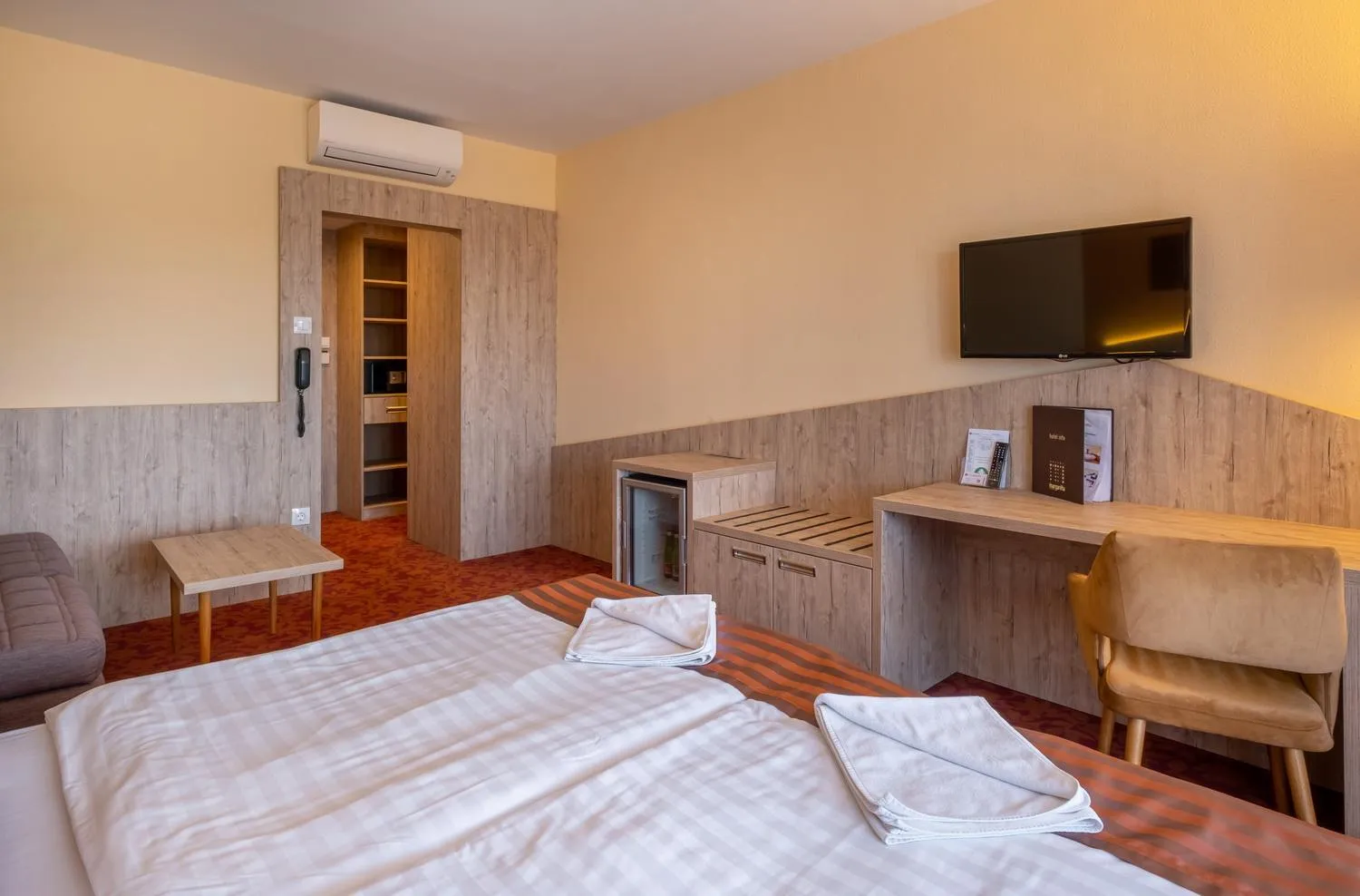 Photo of the whole room, Bed in Hotel Margareta