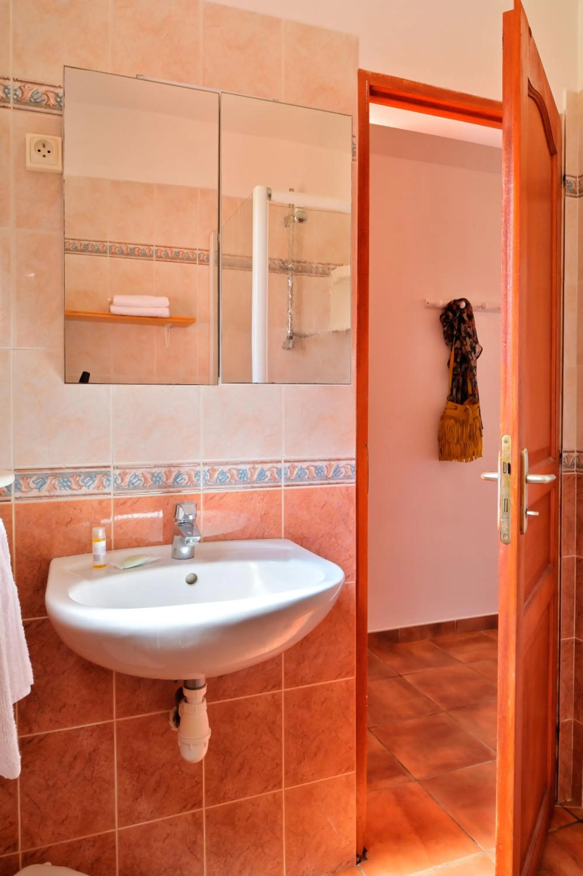 Shower in Pinea Mare