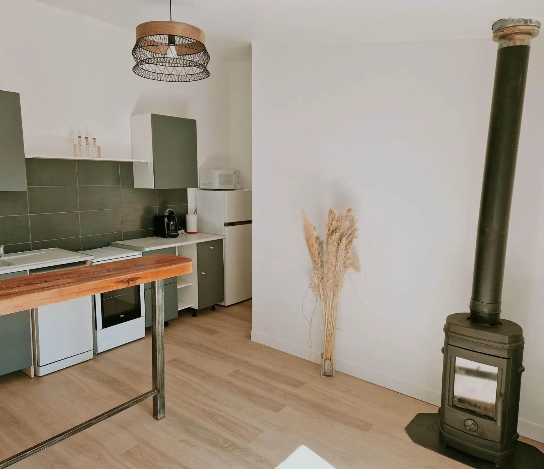 Kitchen or kitchenette in Pinea Mare