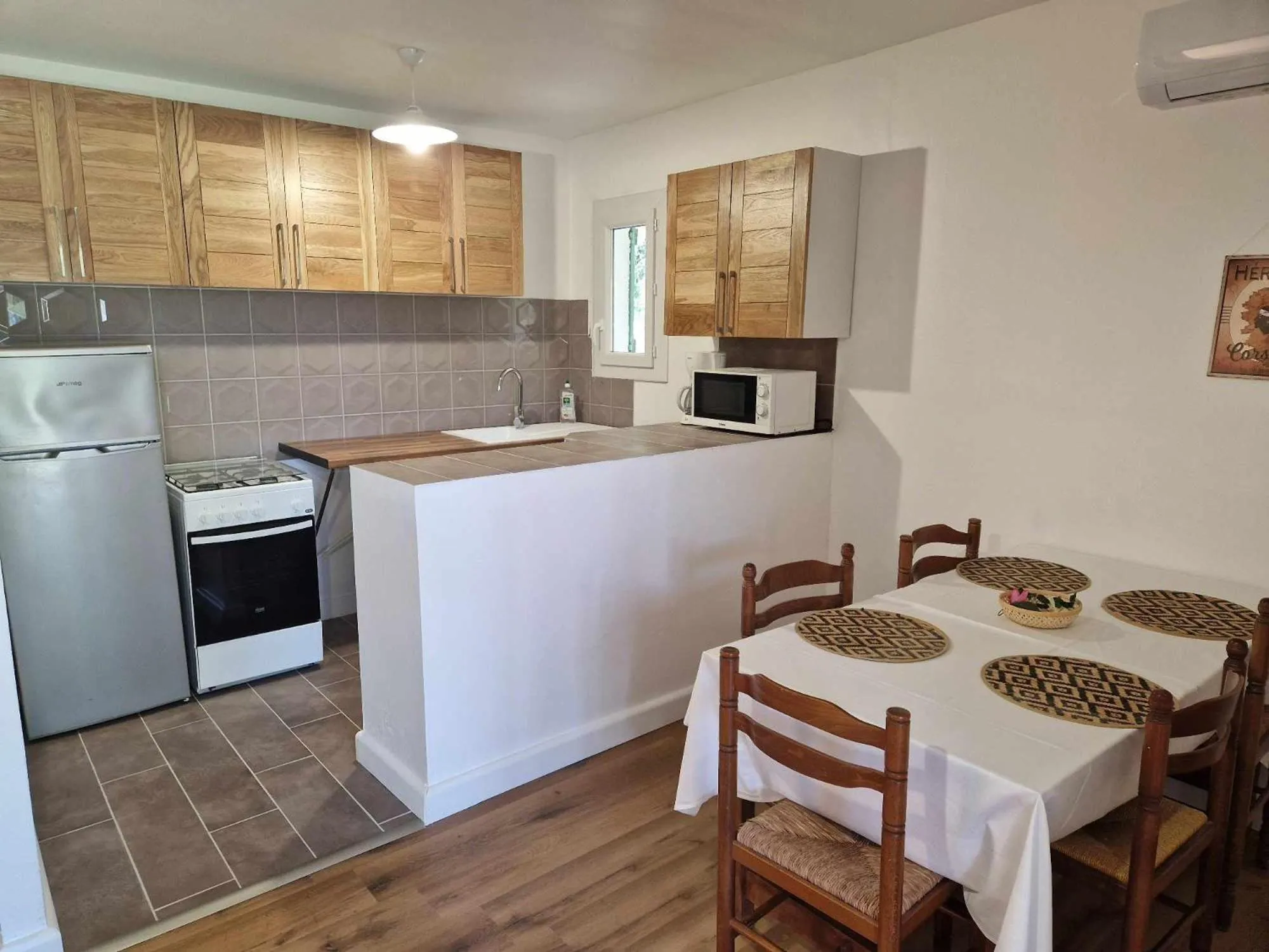 Kitchen or kitchenette in Pinea Mare