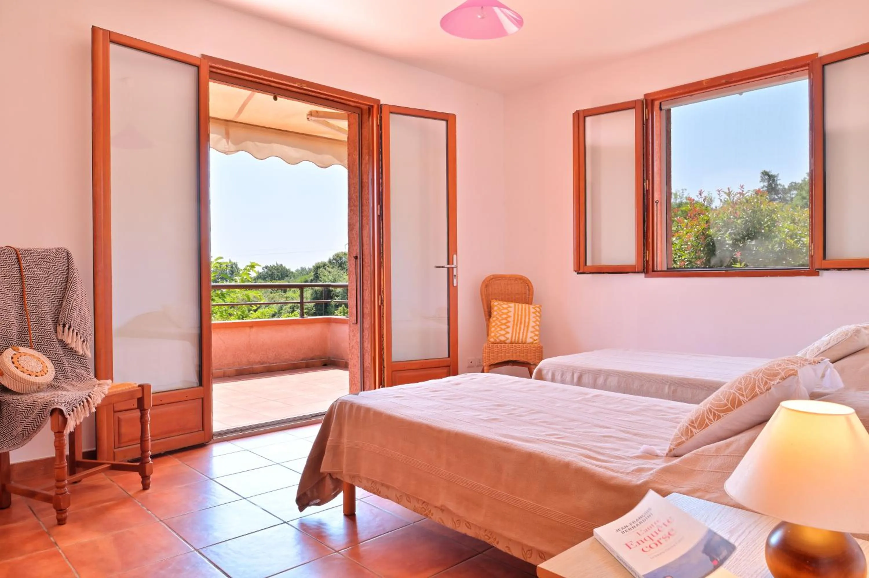 Patio, Bed in Pinea Mare